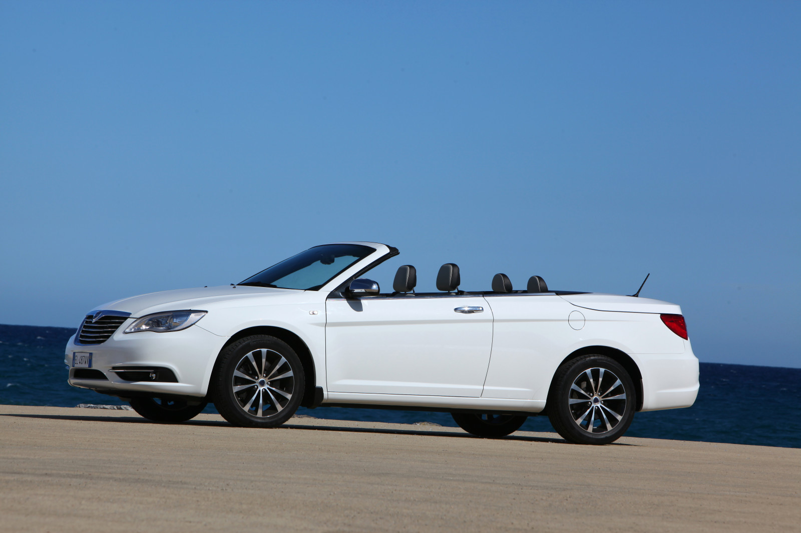 Araba, BMW, Araç, 2013, Cabrio, Sedan, Netcarshow, Netcar, Araba resimleri, Araba fotoğrafı, Lancia, Flavia, Kara aracı, Otomotiv tasarımı, Otomotiv dış, Otomobil yapmak, Lüks araç, Aile arabası, Kompakt otomobil, Kişisel lüks araba, Yönetici arabası, Orta boy araba