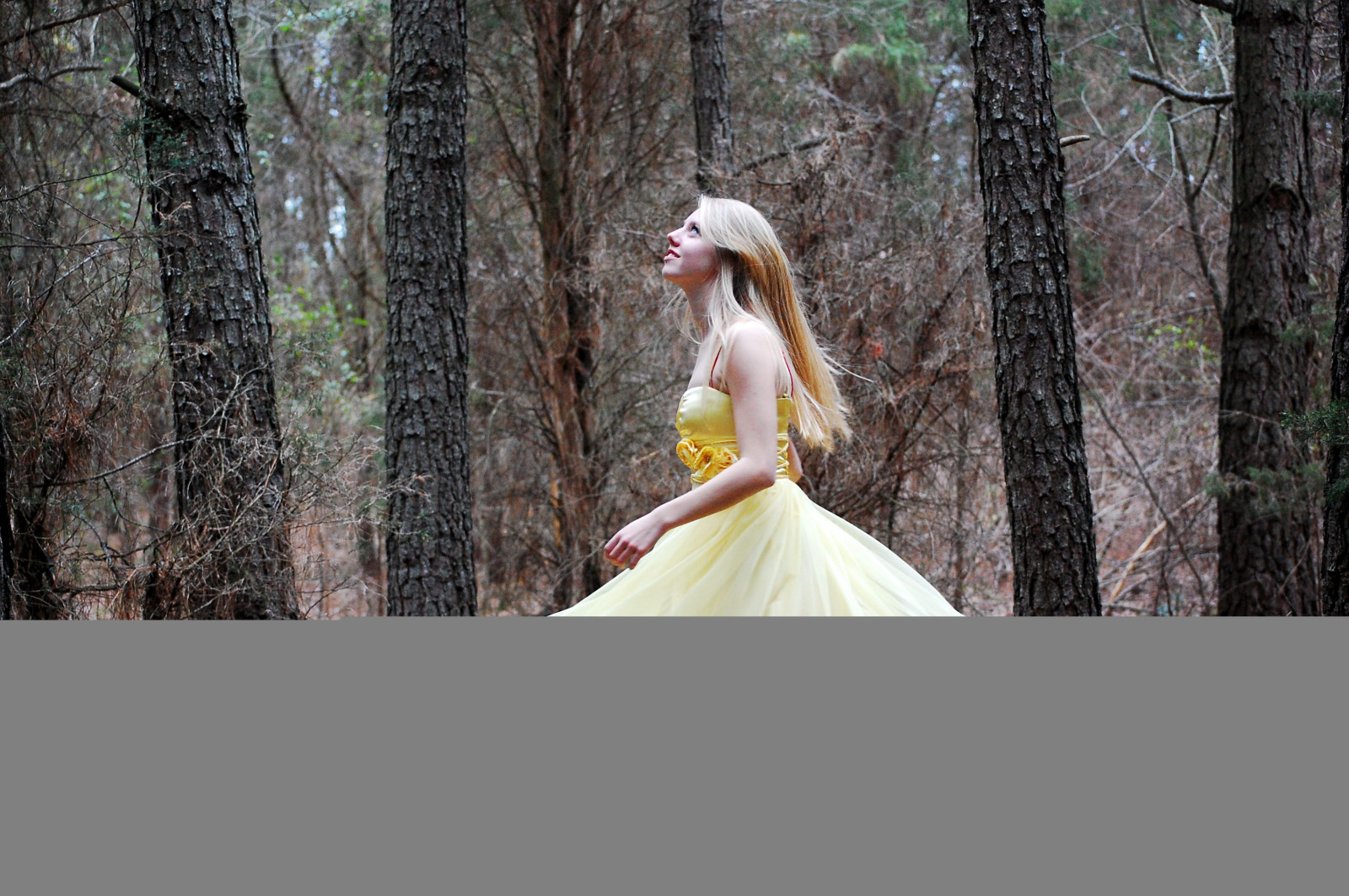 ต้นไม้, ป่า, การถ่ายภาพ, แต่งตัว, สีเหลือง, แฟชั่น, ซันนี่, ฤดูใบไม้ผลิ, ดอกไม้, เรื่องราว, ผู้หญิง, เจ้าสาว, หนังสือ, ป่า, รูปถ่าย, ชุดราตรี, การถ่ายภาพ, นิทาน