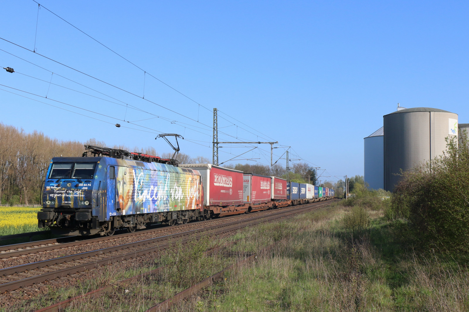 nebe, vozidlo, vlak, železnice, doprava, náklad, lokomotiva, motor, duben, 2016, strom, železnice, rostlina, deutschland, nárazy, dráha, 189, Niedersachsen, venkov, pozemní vozidla, veřejná doprava, železniční doprava, kolejová vozidla, osobní automobil, železniční vůz, nákladní doprava, nákladní vlak, Eisenbahn, siemens, 206, přepravní kontejner, KLV, mrce, werbelok, Eurosprinter, Ers, Guterzug, 189206, Es64f4, Wierthe, Zuckerfabrik, Elektrolokomotivu, Elektrolok, Vincetvangogh, G terverkehr, Nordzucker