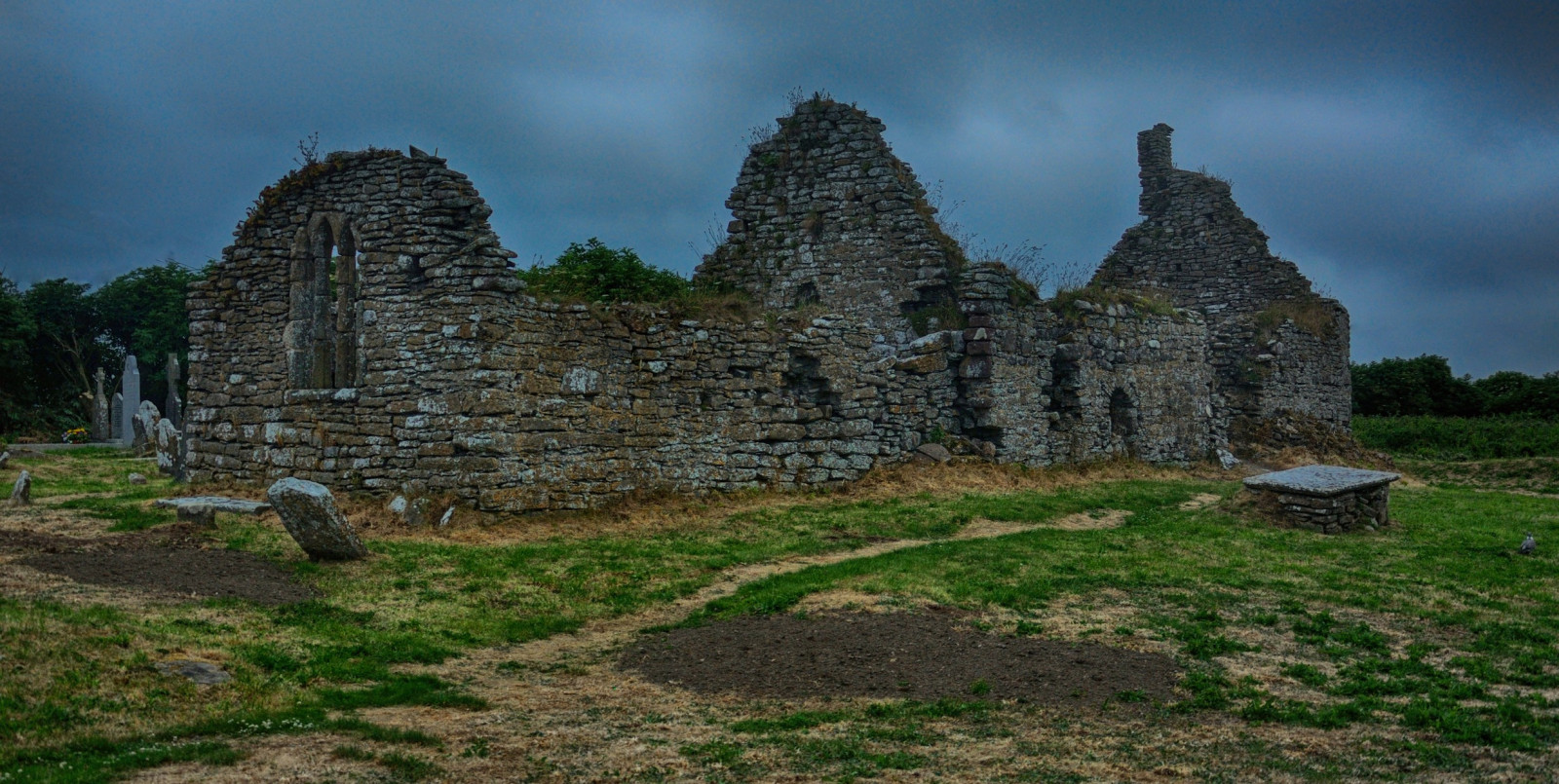 krajina, západ slunce, moře, město, noc, voda, Skála, městský, budova, nebe, fotografování, mraky, zelená, modrý, hrad, moderní, slunce, soumrak, klášter, mír, zřícenina, Soumrak, zámek, Opatství, klid, strom, scenérie, bluehour, cestovat, den, flickr, posvátný, svítání, osvětlené, fotografie, městský život, design, moderní, výlet, fotky, mezník, scénický, nikond5000, vysočina, traveldestination, dávná historie, historické místo, archeologické naleziště, místo uctívání, opevnění, derekkiwiclarke, derekclarke, elevatedview, rozvalený, highangleview, cestování a turismus