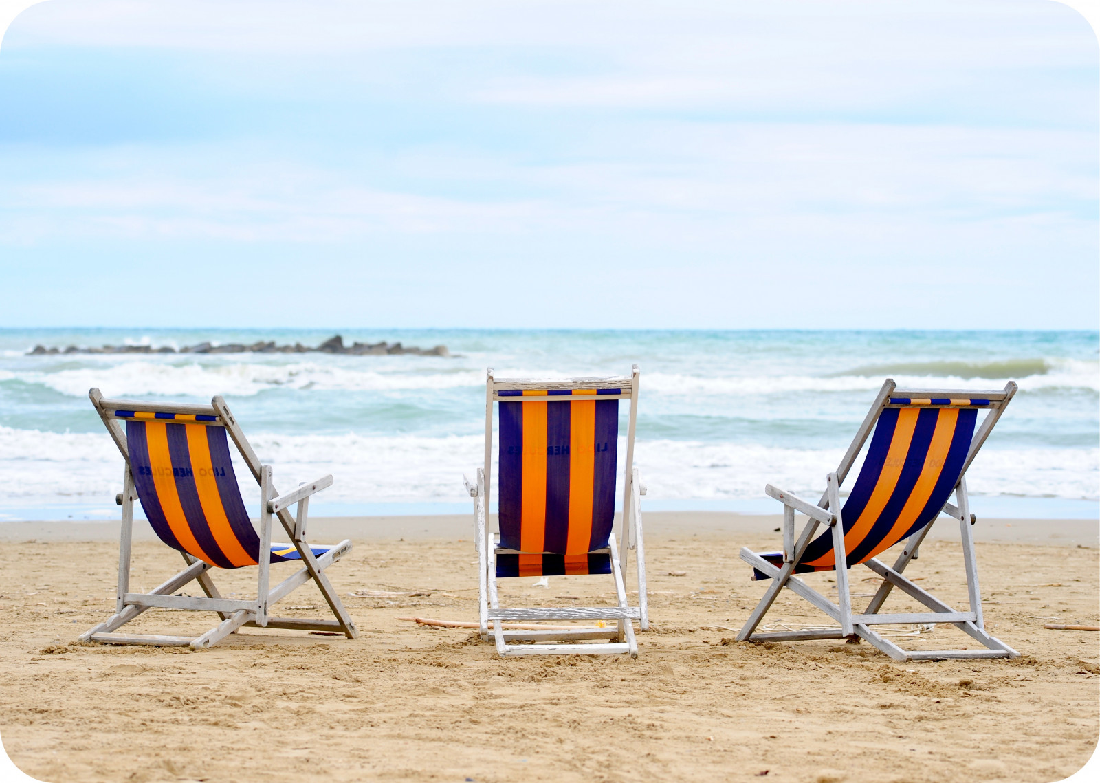 moře, voda, pobřeží, písek, nebe, pláž, Cestovní ruch, židle, relaxační, letní, dovolená, plážové lehátko, podzim, sezóna, volný čas, oceán, odpočinout si, pobřeží, kobyla, nábytek, spiaggia, autunno, Getty, gettyimage, beachchair, tělo z vody, produkt, položit, položit, lehátko, lehátko, stevelundqvist, venkovní nábytek, lehátko, sdraio, product design