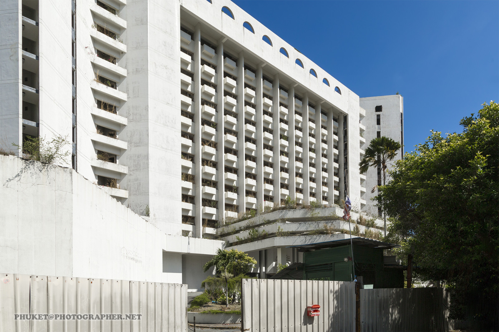 bílý, město, architektura, městský, budova, opuštěný, nebe, motocykl, mrakodrap, zelená, modrý, sama, město, ostrov, letní, Malajsie, cyklista, Thajsko, jasný, majetek, barva, cestovat, den, venkovní, kolo, prohlídka, opustit, lanscape, cesta, Pattaya, krabi, Samui, phuket, phuketian, penang, kondominium, fasáda, hlavní sídlo, sousedství, obytný prostor, panelový dům, vlastnictví, nemovitost