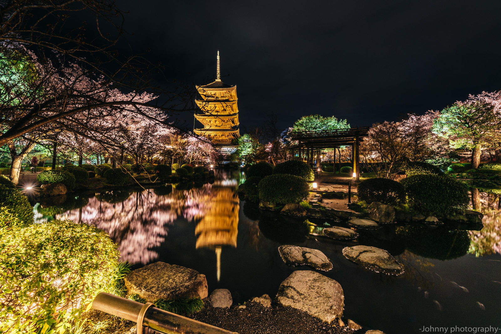 Natura, roślina, odbicie, punkt orientacyjny, woda, noc, liść, drzewo, kwiat, niebo, oświetlenie, atrakcja turystyczna, krajobraz, wieczór, Miasto, wiosna, pagoda