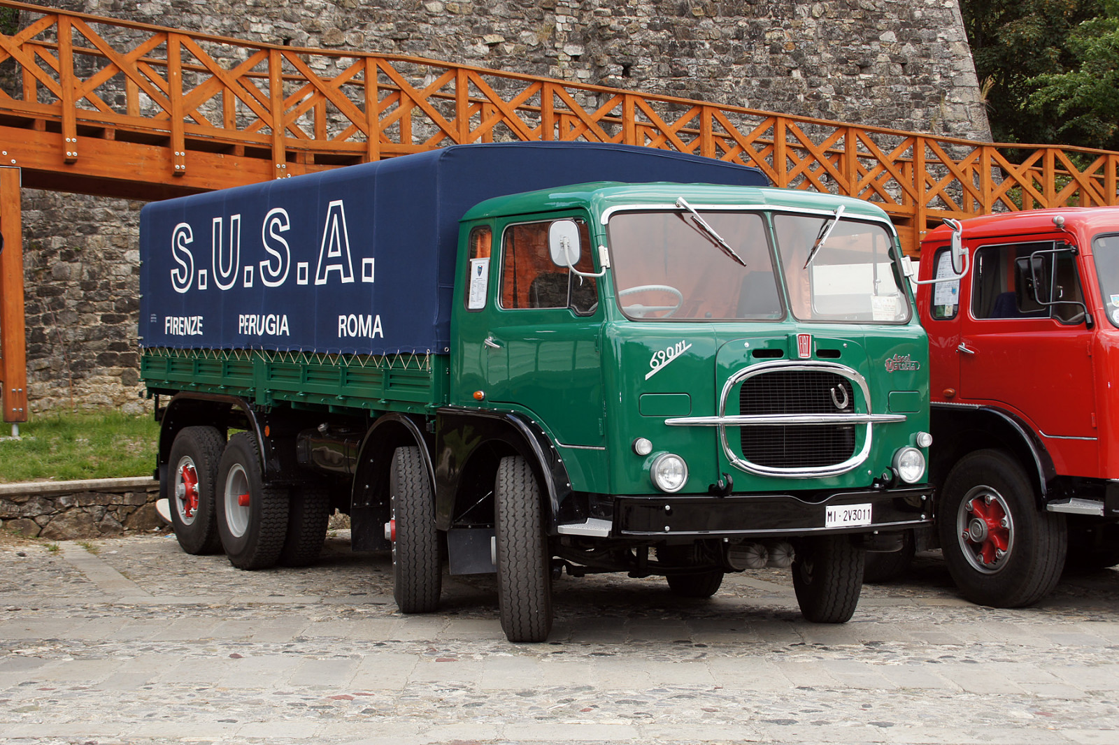wallpaper-old-italy-classic-truck-vintage-fiat-antique-lorry