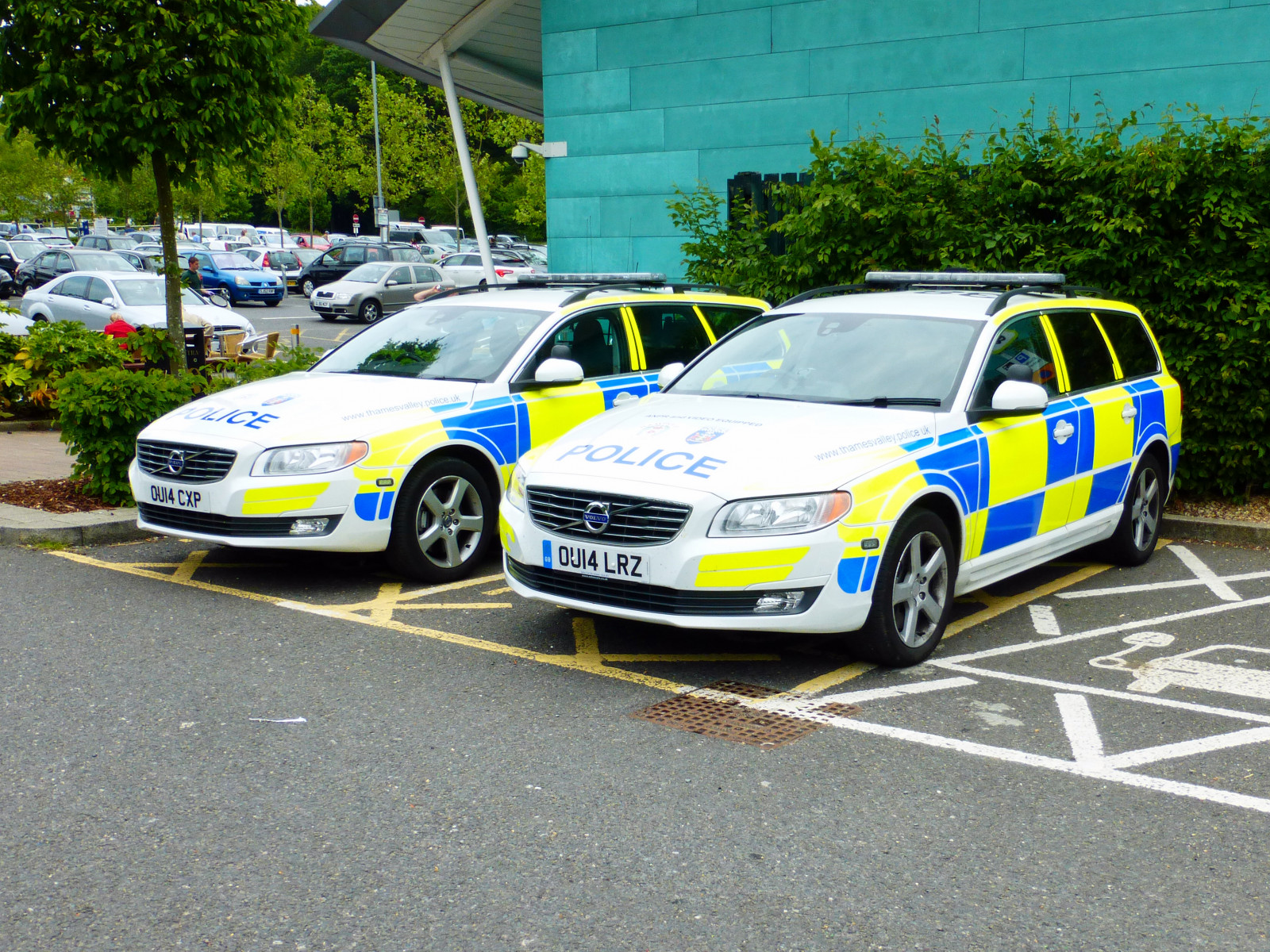 policie, auto, vozidlo, silnice, provoz, údolí, Volvo, doprava, stanice, servis, Hampshire, Temže, automobilového designu, policejní auto, rodinný vůz, kompaktní vůz, motorové vozidlo, druh dopravy, profese, výkonné auto, cestovních vozů, v plné velikosti vůz, policing, vozy Volvo, vymáhání práva, Beaconsfield, Ou14lrz, Ou14cxp