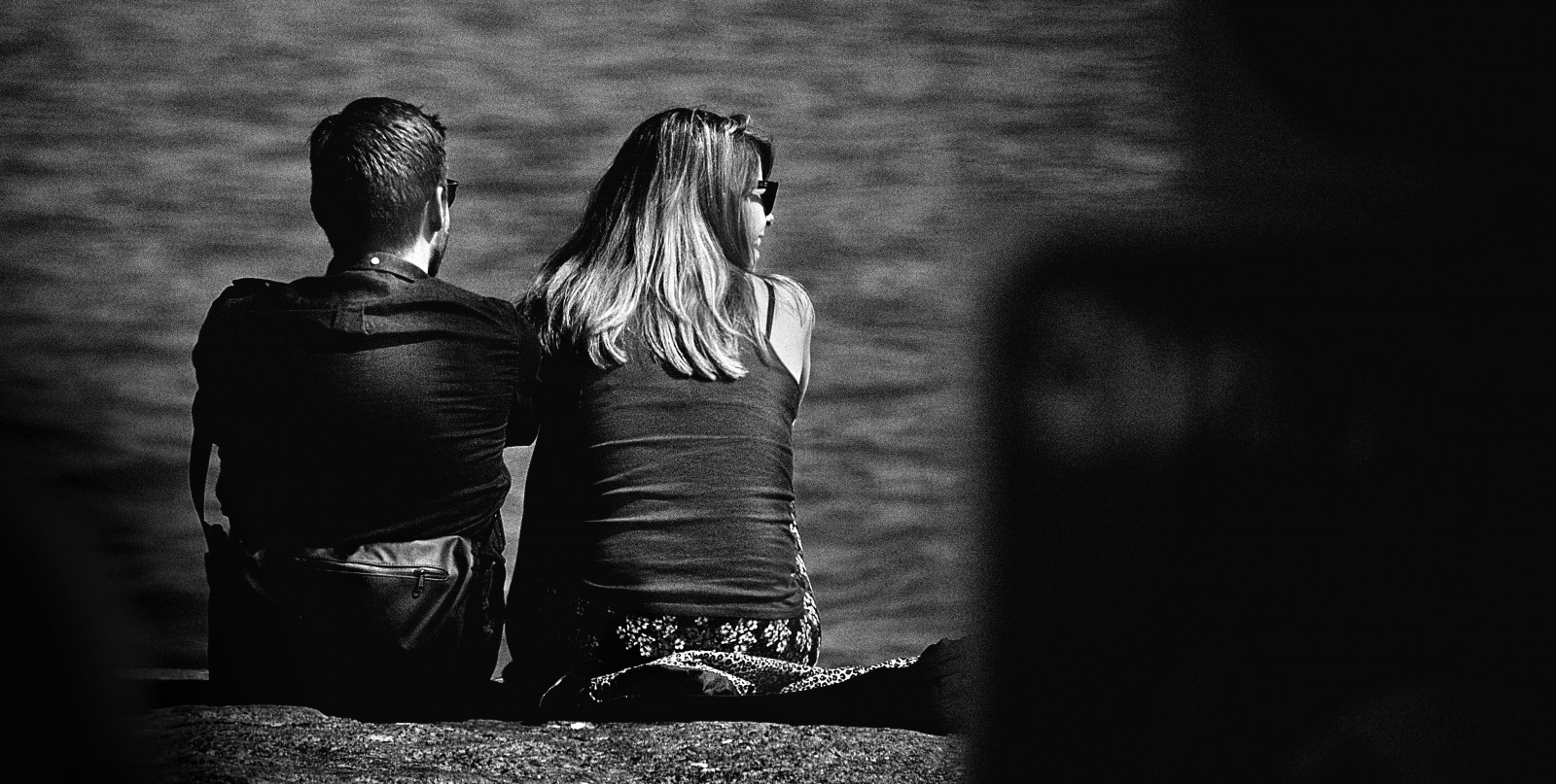 tvář, lidé, bílý, Černá, černobílý, blondýnka, moře, ulice, voda, fotografování, usmívající se, přátelství, stojící, Nikon, Irsko, Dublin, molo, Hei, šťastný, štěstí, tkanina, za, Smích, Blanka, světlo, Černý a bílý, Krásná, Tamron, použití, Pohled, dívka, krása, tělesné, usměj se, pouze, Černá bílá, muž, žena, zábava, člověk, chodník, fotografie, D3100, tma, kaj, pár, smát se, j, upřímný, mužský, unposed, candidphotography, candidphoto, sociální, přitažlivý, blancoynegro, momentka, redakční, zadní, schwarzundweis, republika, pretoebranco, tisk, trouba, Černý a bílý, monochromatické fotografování, portrétní fotografie, Film noir, ojf, Fitzpatrick, joe, stíhání, ojfitzpatrick, irsko, zátiší fotografování, TWP, yu, bai, H iy b i, Nigra, stock photography, flash photography