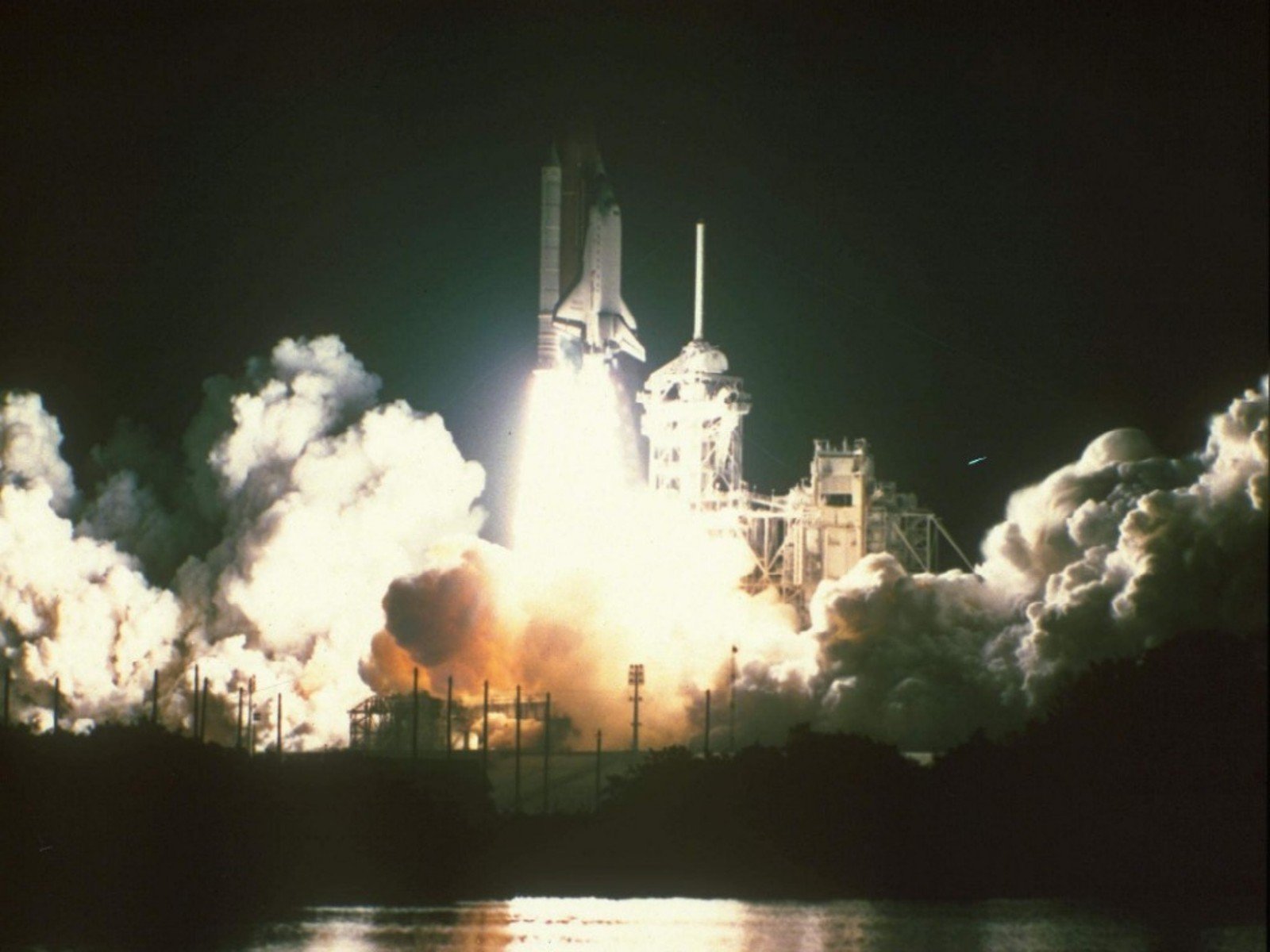 Hintergrundbilder : 1600x1200 px, Astronauten, Lanch, NASA ...