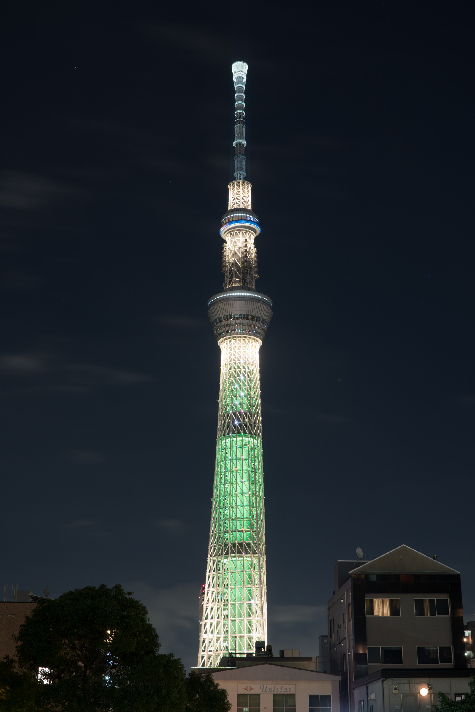 Japonsko, pouliční osvětlení, noc, architektura, mrakodrap, věž, Sony, Tokio, jp, Skytree, světlo, mrak, zakalený, osvětlené, osvětlení, osvětlení, CC, Zeiss, mezník, Tokyo Sky Tree, Distagon, distagonfe35mmf14, distagontfe35mmf14za, fe35mmf14, a6300, 6300, champagnetree, CreativeCommons
