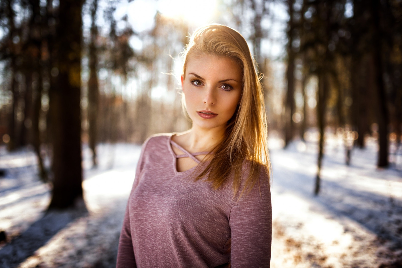 luce del sole, alberi, donne, modello, ritratto, bionda, profondità di campo, capelli lunghi, seduta, inverno, fotografia, vestito, Miro Hofmann, moda, capelli, primavera, Persona, colore, autunno, ragazza, bellezza, stagione, fotografia, biondo, posizioni umani, fotografia di ritratto, servizio fotografico, capelli castani