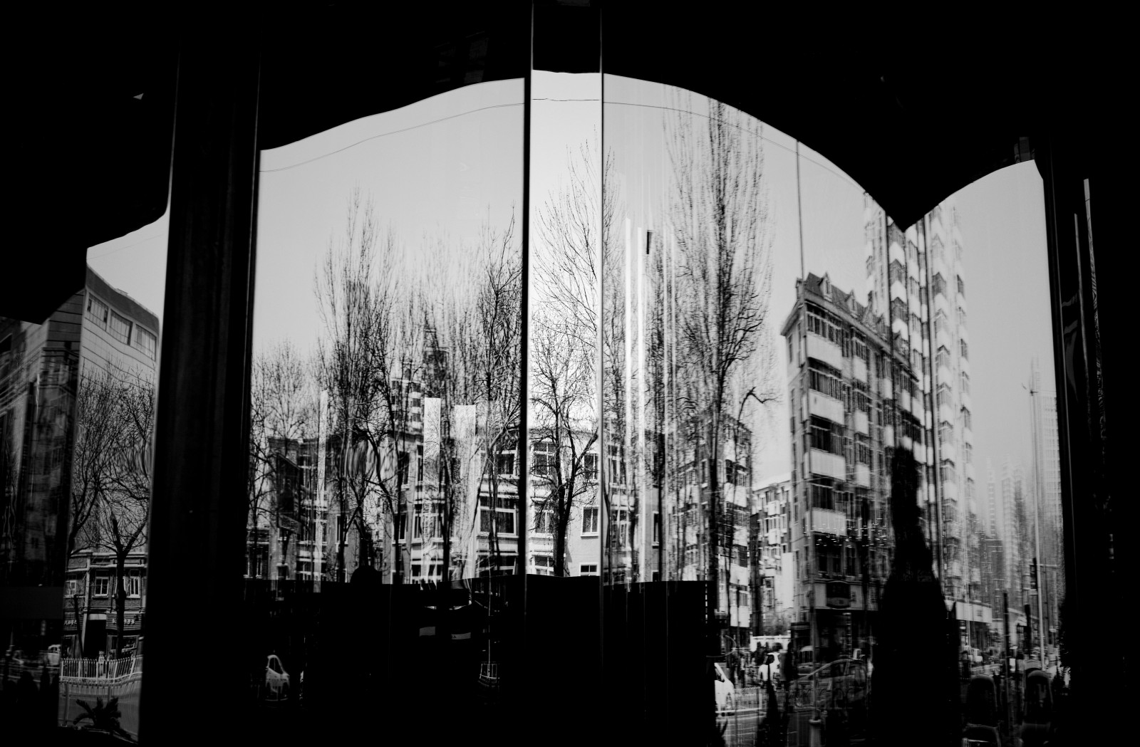 bílý, Černá, černobílý, ulice, panoráma města, noc, architektura, odraz, fotografování, symetrie, panoráma, mrakodrap, život, metropole, světlo, tělesné, dp2m, příběhy, tvar, fotografie, tma, urban area, Černý a bílý, monochromatické fotografování