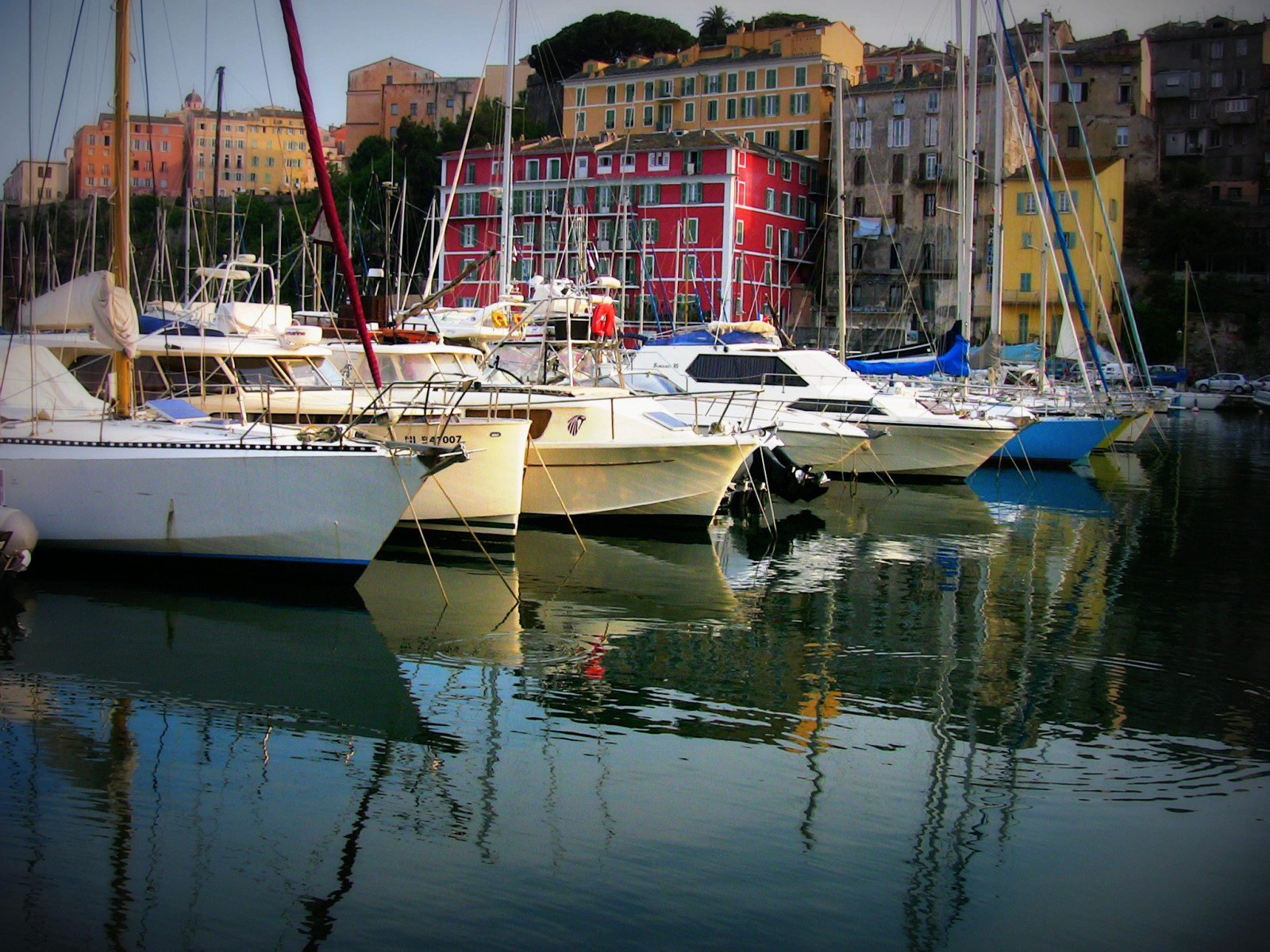 Boot, Stadt, Stadtbild, Wasser, Betrachtung, Fahrzeug, Glas, Spiegel, Hafen, Frankreich, Hauptstadt, Dock, Yacht, Korsika, Yachthafen, Reise, erforschen, Segelboot, Reflexionen, Hafen, De, Hafen, Wasserfahrzeug, reflektieren, Reflektion, Insel, Corse, Isola, Bastia, Plaisance, Schiffe, Bootfahren, Stadt, Mittelmeer, Frankreich, Reisen, Urlaub, Riflesso, Reisen, Roba66, Vieux, Reflejos, Reflexo, Spiegelung, Insel, Korsika, Korsika, Hafen, Schiffe, Altstadt, Kai