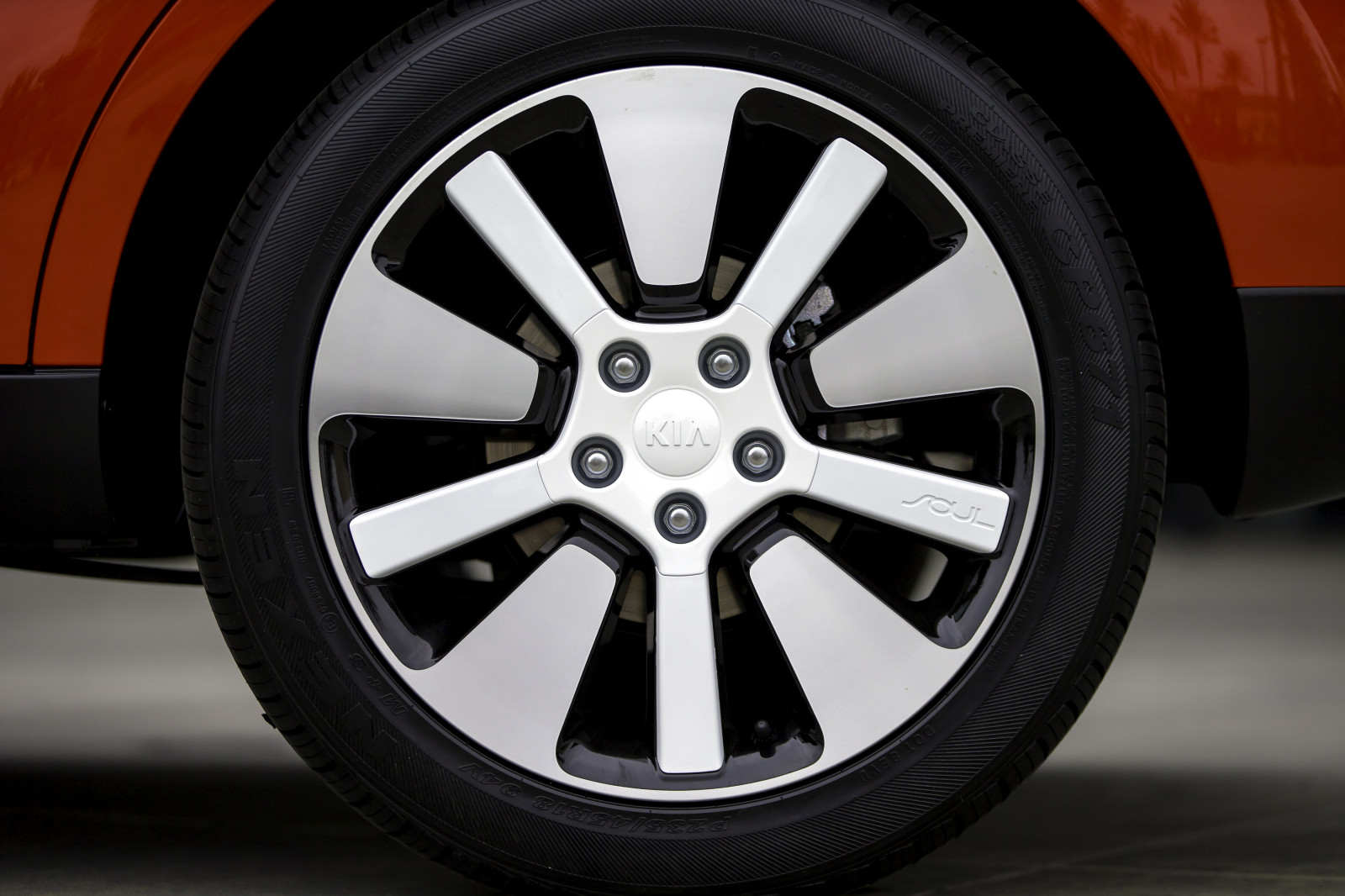 auto, veicolo, pneumatico, 2015, Berlina, anatra, netcarshow, netcar, immagini di auto, auto foto, Anima, ruota, cerchione, design automobilistico, esterno automobilistico, marca di automobile, veicolo di lusso, auto di famiglia, pneumatici per autoveicoli, ha parlato, cerchio in lega