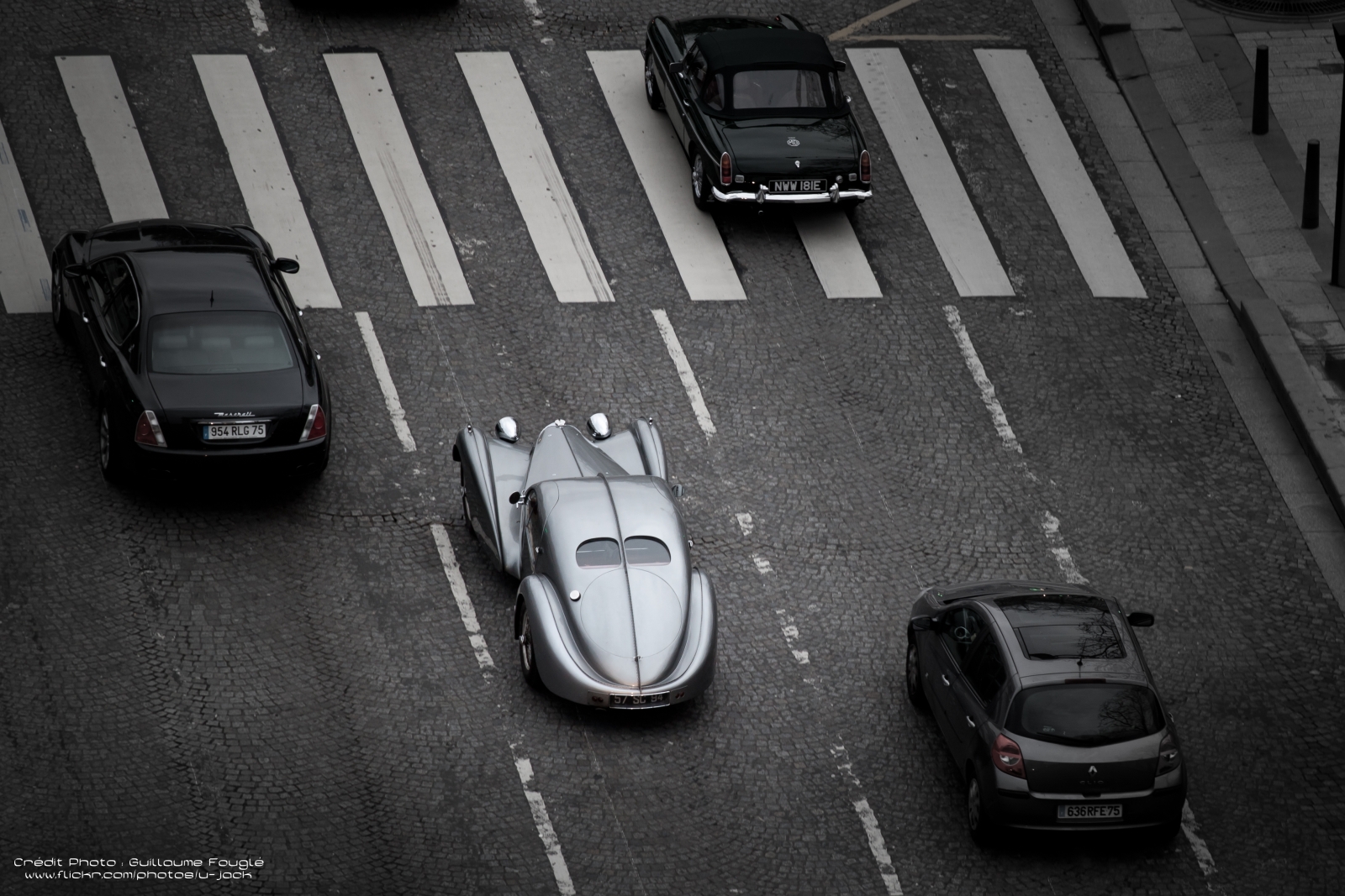 Černá, černobílý, ulice, auto, BMW, vozidlo, silnice, fotografování, Mercedes Benz, Šedá, Kánon, Porsche, provoz, Paříž, sportovní auto, Zvedák, Bugatti, doprava, asfalt, voiture, výkon auta, událost, parkoviště, limuzína, infrastruktura, F4, 200, 500, atlantický, 70200, USM, kolo, 70, 57, auto, automobil, 14, champs, momentka, typ, replika, worldcars, pruh, evenement, 500D, Černý a bílý, monochromatické fotografování, pozemní vozidla, automobilového designu, automobilový exteriér, luxusní vůz, rodinný vůz, kompaktní vůz, motorové vozidlo, druh dopravy, výkonné auto, městské auto, sportovní užitkové vozidlo, střední velikost auta, povrch vozovky, světlomet, Anciennes, Guillaume, Rassemblement, ujack, fougl, přejít, Vincennes, automotive Lighting, Grise, 57sc, Rasso, Travers edeparis, Lys s, Vincennesenanciennes, 01312012, Replique, 202050, Frenchluxury, automotive wheel system