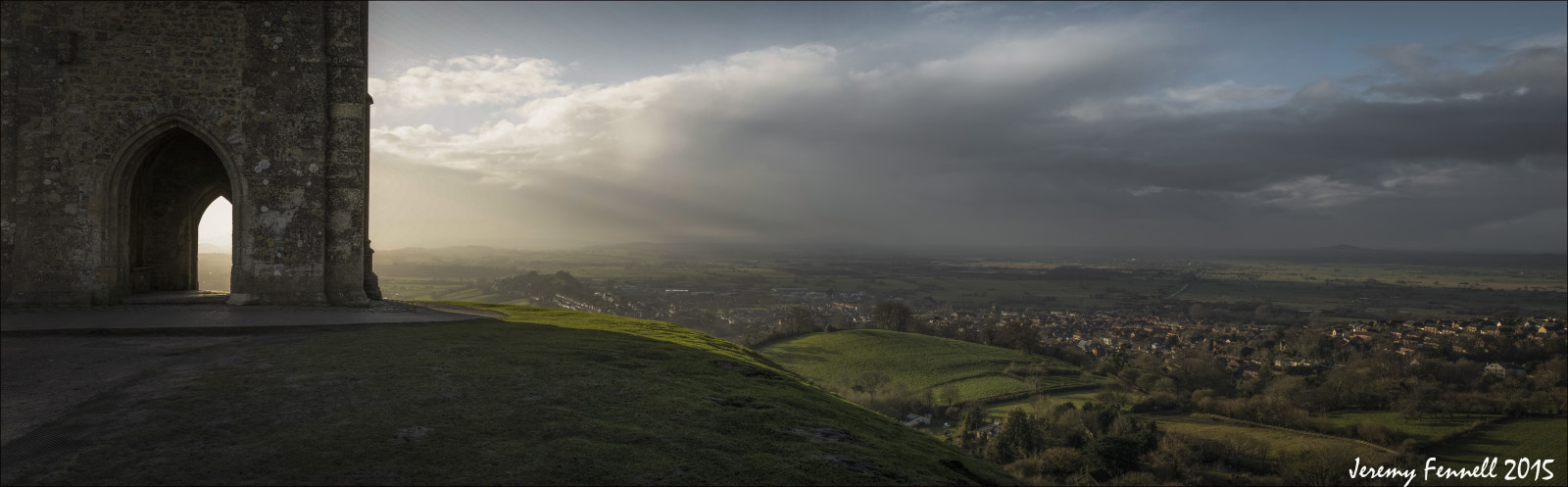 sollys, landskab, bakke, himmel, fotografering, skyer, England, morgen, horisont, panorama, monumenter, 2015, UK, januar, Sky, mystisk, landskabet, felter, mørke, nikond7100, skærmbillede, Somerset, nationaltrust, atmosfærisk fænomen, Glastonbury, photographybyjeremyfennell, somersetlevels, Westcountry, winterlight, glastonburytor, stmichaelstower, gradeiilisted, theisleofavalon, spiritualrays