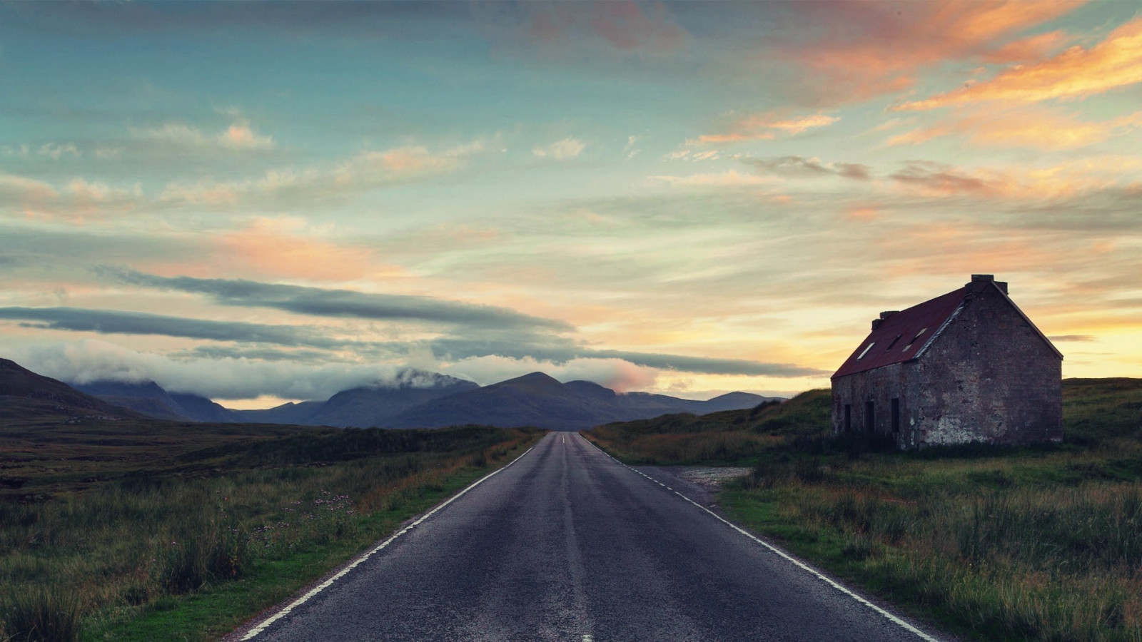 slunečnímu záření, krajina, západ slunce, kopec, Příroda, tráva, nebe, pole, silnice, fotografování, Dům, svítání, večer, ráno, horizont, soumrak, plošina, infrastruktura, mrak, hora, svítání, lučina, prostý, 1920x1080 px, vysočina, prérie, jezero, venkov, atmosférický jev, horských reliéf, pohoří, badlands, road trip
