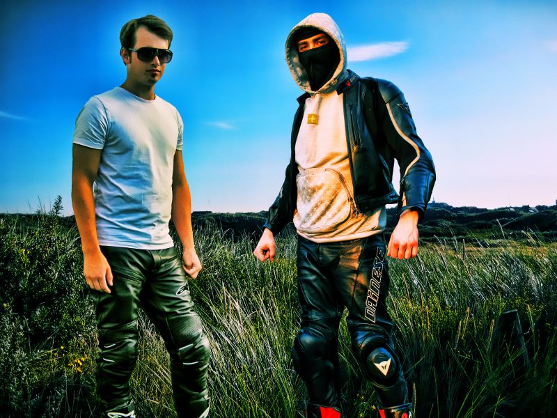 ท้องฟ้า, ต้นไม้, หญ้า, ธรรมชาติ, แว่นตากันแดด, ชาย