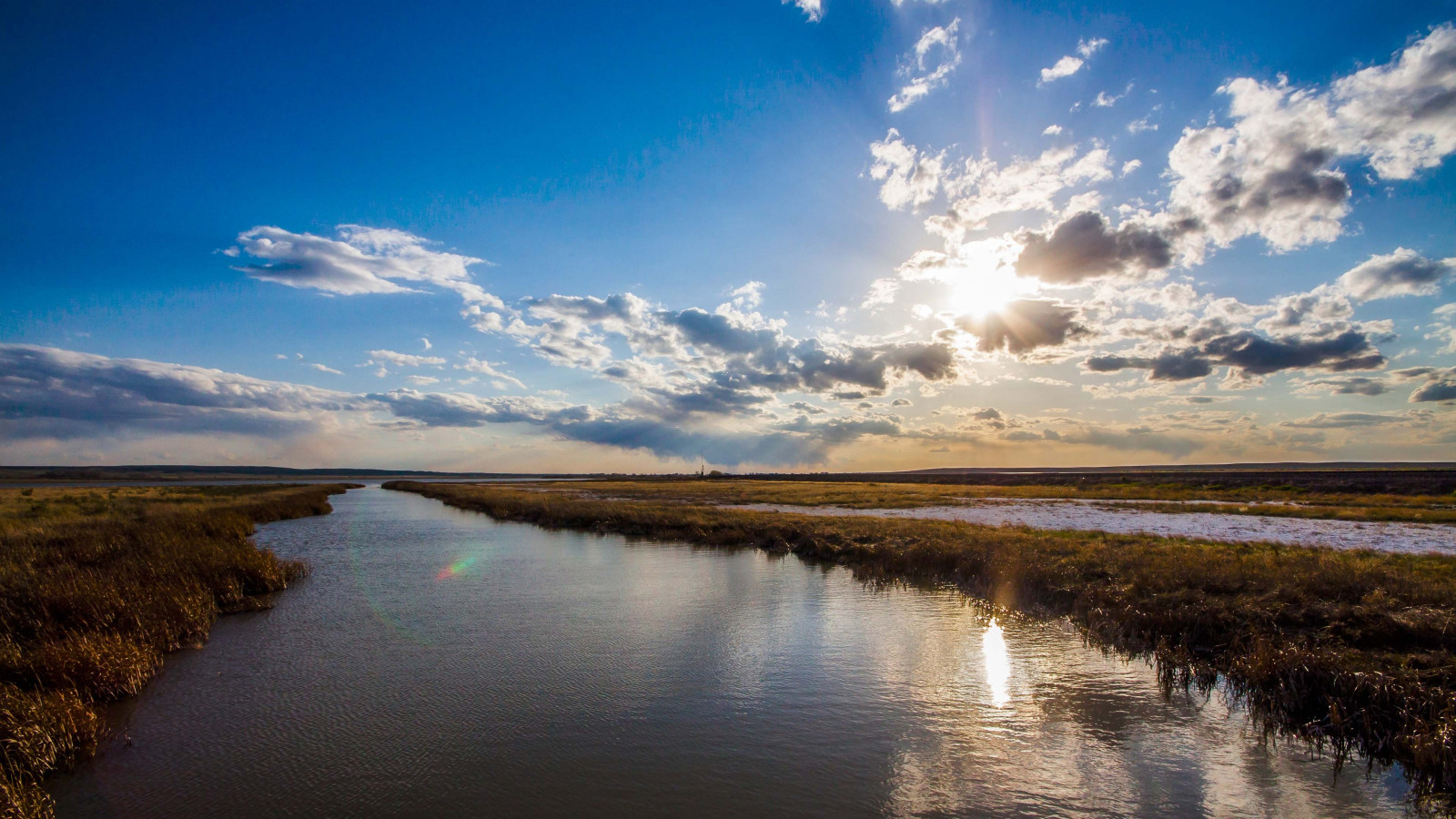 แสงแดด, แนวนอน, พระอาทิตย์ตก, ทะเล, ทะเลสาบ, ธรรมชาติ, ฝั่ง, การสะท้อน, ท้องฟ้า, เมฆ, พระอาทิตย์ขึ้น, ตอนเย็น, เช้า, แม่น้ำ, สัตว์ป่า, ขอบฟ้า, พลบค่ำ, พื้นที่ชุ่มน้ำ, เมฆ, รุ่งอรุณ, ที่ราบ, อ่างเก็บน้ำ, บึง, ทะเลสาบ, ถิ่นที่อยู่, สภาพแวดล้อมทางธรรมชาติ