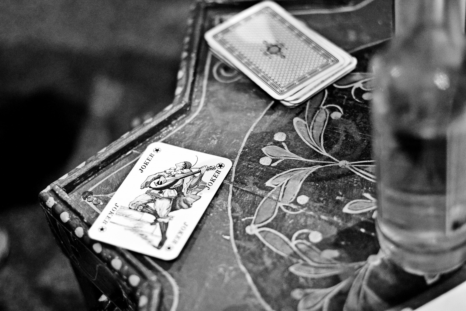Wallpaper Joker, table, Germany, cards, bw, International, serious