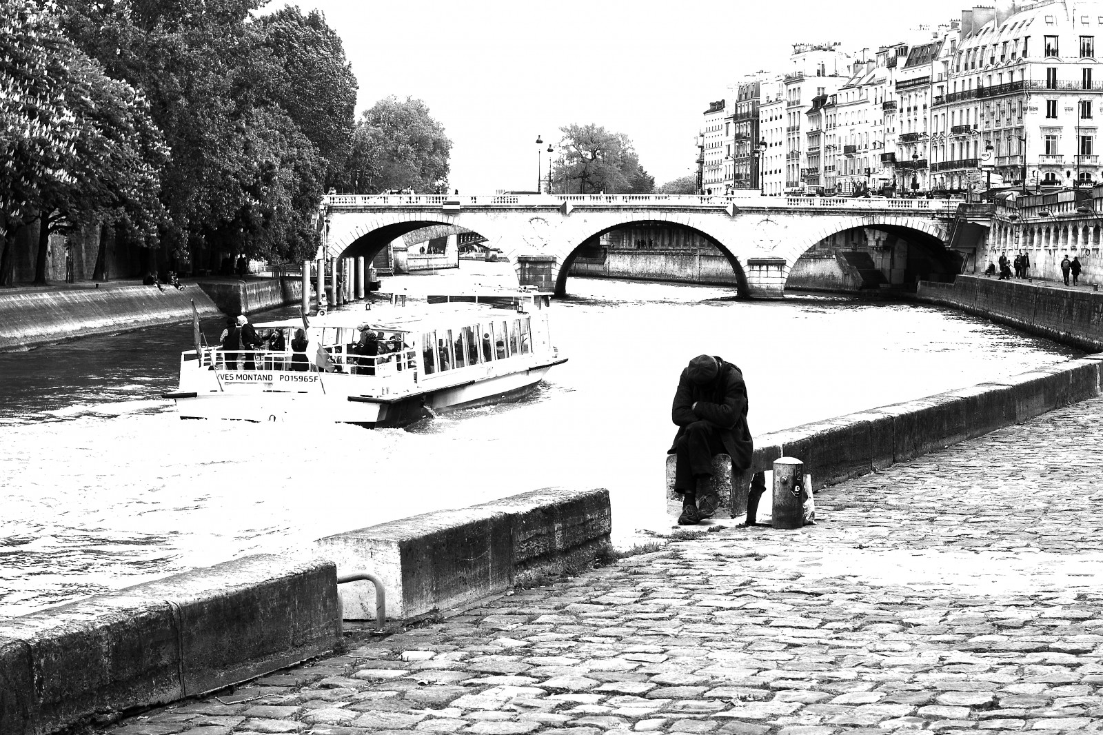 monokrom, gade, vand, bro, flod, by, Paris, kanal, Bank, Seine, sort og hvid, træ, mand, Gade syn, kanal, noiretblanc, photoderue, urbanarte, photopascalcolin, vandveje, sort og hvid, monokrom fotografering, quais