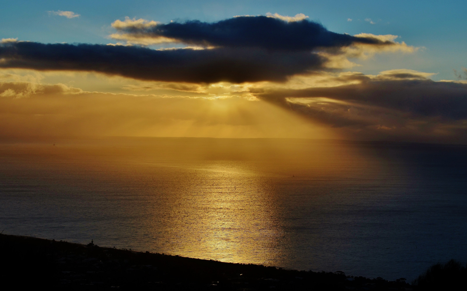 slunečnímu záření, západ slunce, moře, kopec, odraz, nebe, zima, pláž, svítání, večer, ráno, pobřeží, slunce, horizont, atmosféra, soumrak, Austrálie, mrak, svítání, oceán, vlna, jezero, atmosférický jev, odlesk, mořská vlna