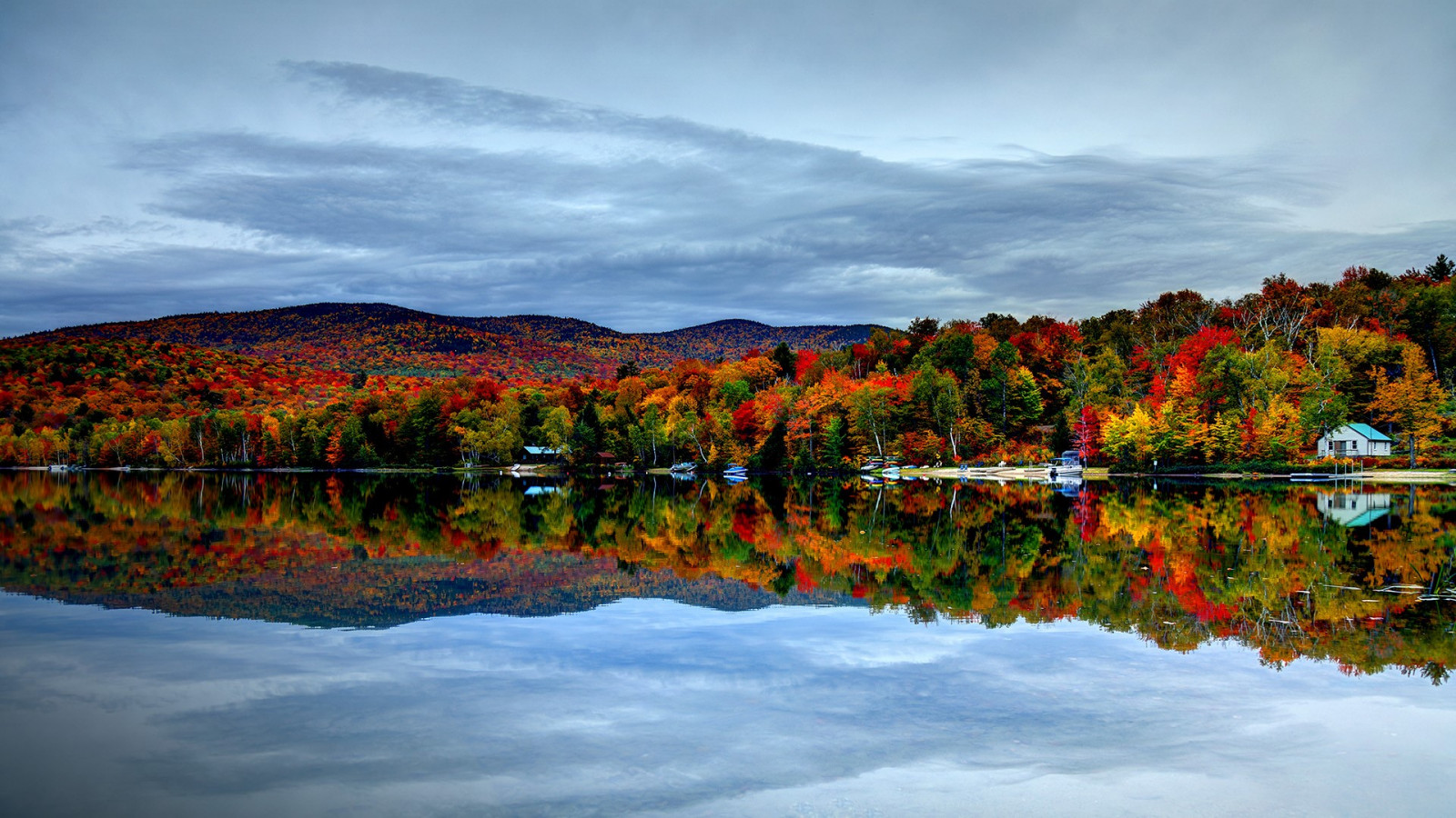 natur, landskab, skyer, himmel, efterår, træer, Skov, hus, landsby, afspejling, vand, sø, bakker, White Mountains, USA, båd