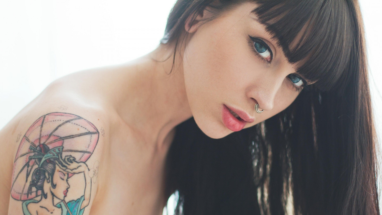 tvář, ženy, model, dlouhé vlasy, tetování, černé vlasy, vlasy, pusa, černé spodní prádlo, Arwen Suicide, kontaktní čočky, krása, oko, smysl, paže, účes, hruď, focení, hnědé vlasy, umění model, Lidské tělo, orgán