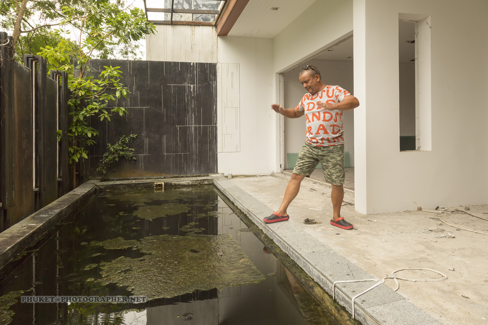 muži, krajina, lidé, západ slunce, moře, architektura, kopec, Příroda, budova, pokoj, místnost, opuštěný, nebe, stěna, mraky, pláž, Dům, hotel, panoráma, slunce, vítr, letovisko, ostrov, džungle, ruština, Thajsko, struktura, zadní dvorek, Cihlový, infrastruktura, mrak, cestovat, hora, Pohled, zeměpisný, venkovní, divoký, muž, legrační, zábava, paluba, lobby, patro, podlaha, dno, opustit, turista, skok, domů, terasa, bazén, phuket, geo, nat, forumlinvoyage, Chalong, výhled na moře, byt, byt, kondominium, podlaha