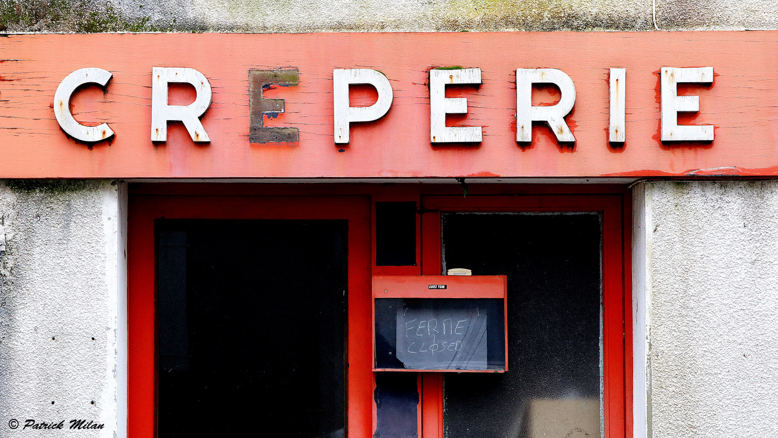 vecchio, finestra, rosso, rovinare, casa, relitto, segno, ristorante, decadimento, rotto, rossetto, distrutto, chateau, abbandono, ruine, marcire, facciata, numero, dimenticato, vieux, font, segnaletica, oubli, castel, Lesneven, Creperie