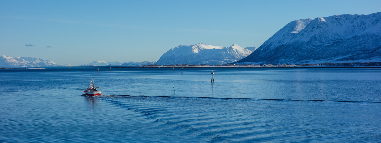 landskab, hav, Bugt, sø, vand, natur, afspejling, vinter, køretøj, is, Norge, horisont, fjorden, Arctic, bjerg, udendørs, bølge, vinter, natur, reservoir, sejlsport, og y, iskold landskabsform, nordland, Nordnorge, ris yhamn