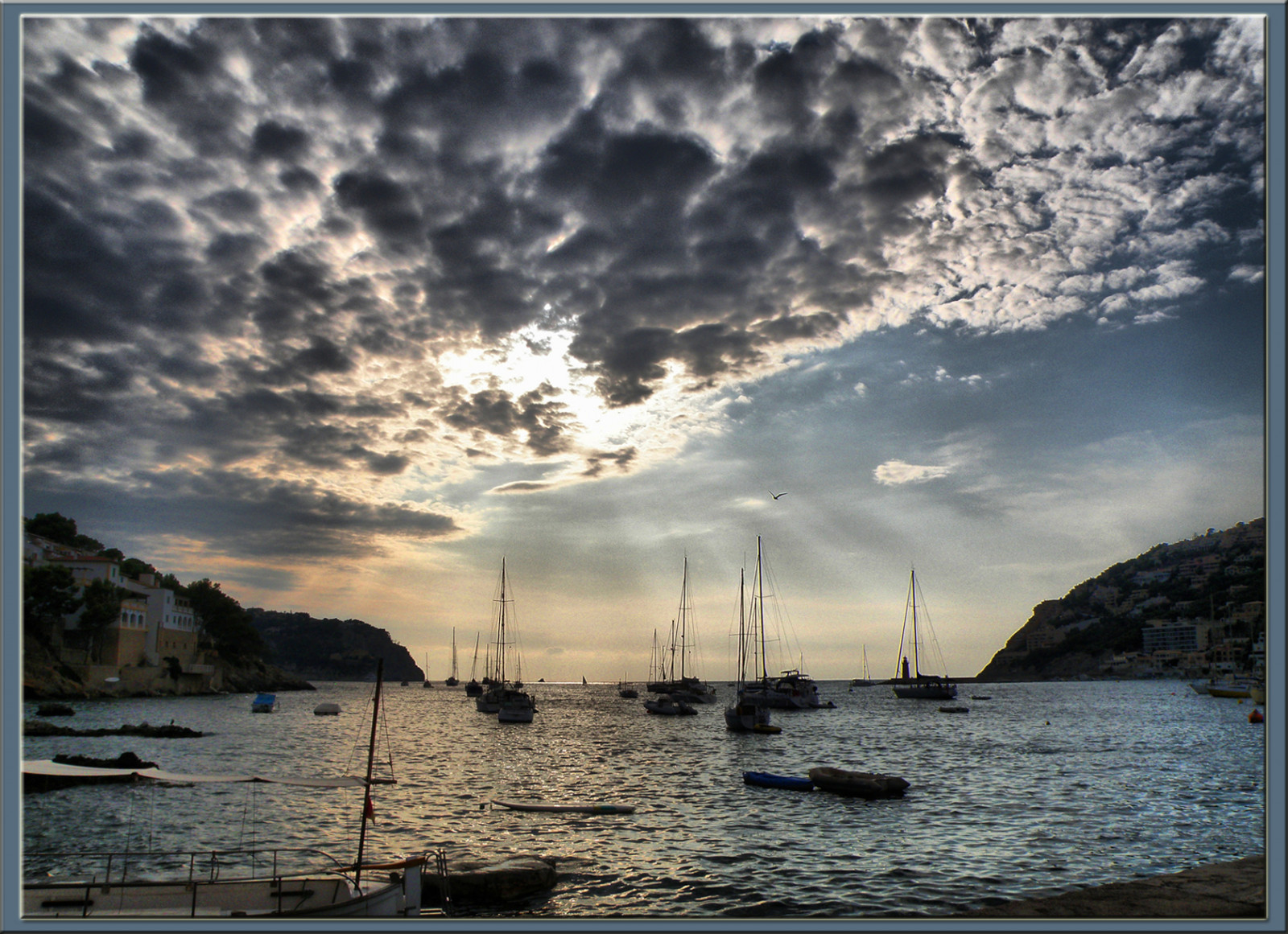 nebe, voda, mrak, moře, tělo z vody, horizont, uklidnit, vodní, odraz, pobřeží, večer, západ slunce, strom, řeka, ráno, jezero, jezero, oceán, loď, soumrak, meteorologický jev, pobřeží, slunečnímu záření, krajina, vstupní, dok, záliv, svítání, svítání, nádrž