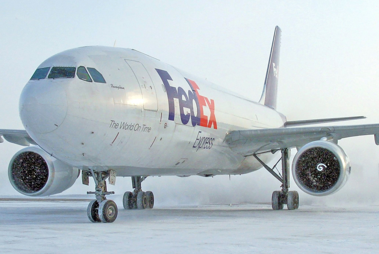 sníh, vozidlo, letoun, letadlo, Boeing, Boeing 777, Fedex, Airbus, Airbus A330, Boeing 757, počasí, letectví, letecká linka, Atmosféra Země, letecká doprava, aerospace engineering, dopravní letoun linkový, proudová letadla, širokým trupem letadla, úzké tělo letadla, Boeing 767, Boeing 787, Airbus A320, alltypesoftransport, airfreight, fedexexpress, a300f4605r, georgem757