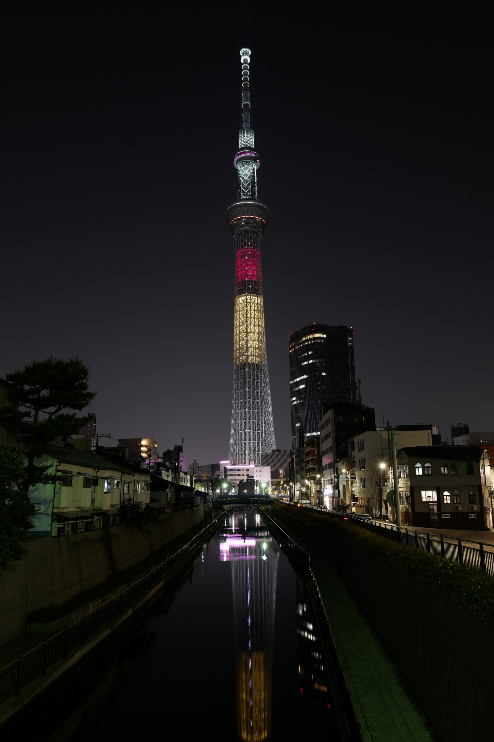 Japan, by, bybilledet, nat, arkitektur, afspejling, skyline, skyskraber, aften, tårn, skumring, Belgien, Leica, metropol, Tokyo, Jp, Skytree, lys, downtown, belyst, belysning, belysning, mørke, milepæl, Tokyo Skytree, summilux, leicaq, summilux1728, q, 1728, Belgisk, byområde, hovedstadsområde, menneskelig bosættelse