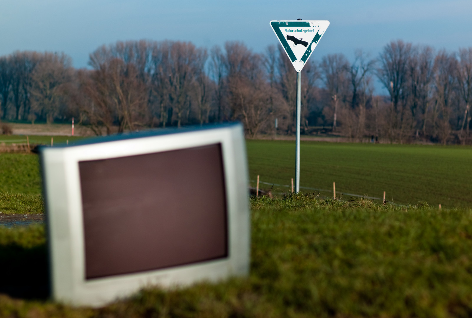 krajina, Příroda, tráva, nebe, pole, silnice, podepsat, Německo, hospodařit, televize, Leica, Severní, svatyně, mrak, strom, plocha, lučina, rostlina, přírodní, deutschland, pastvina, 90mm, brousit, louka, Summicron, prostý, m8, energie, ploché, nRW, prérie, rezervovat, venkov, zachování, pozemek pozemek, Naturschutzgebiet, schild, rhinewestphalia, Neuss, Fernseher, Zóny, Réinaue, Aue, Umweltverschmutzung, Rheinkreis, St rzelberg