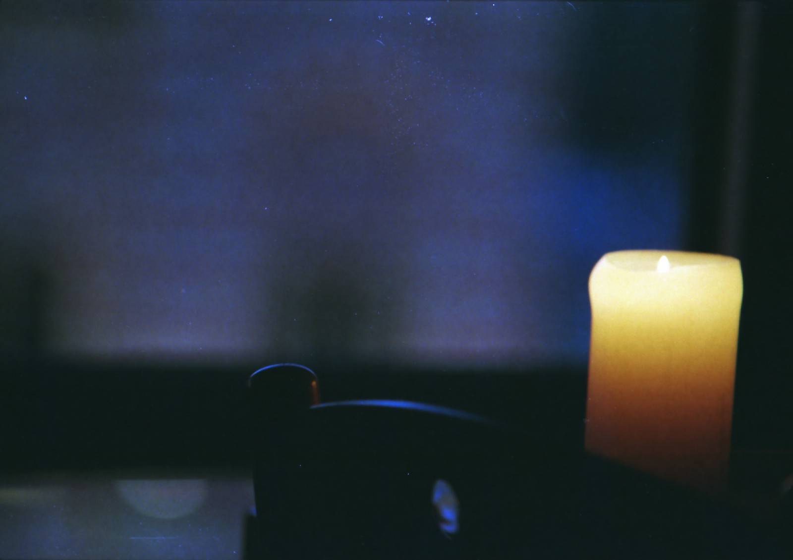 vosk, svíčka, oheň, plyn, Tints and shades, plamen, válec, petrolejově modrá, teplo, tma, bezplamenné svíčky, sklenka, zátiší fotografování, nebe, stálý život, osvětlení příslušenství, Vzhled interiéru, UMĚNÍ, vousy, tání, noc