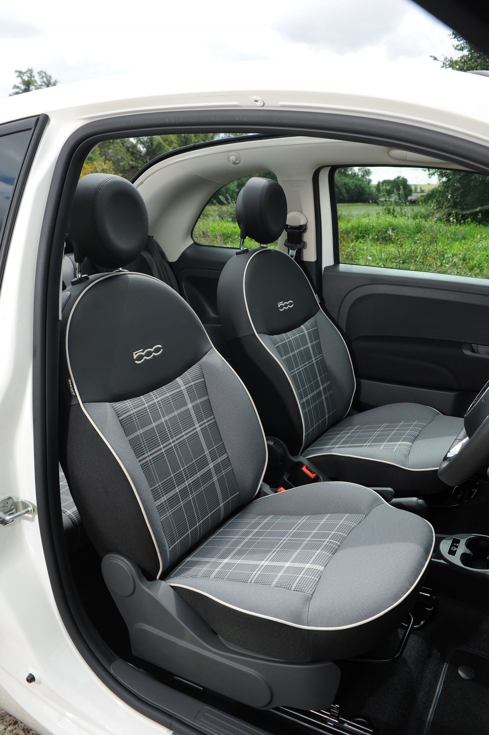 samochód, pojazd, Fiat 500, PLACET, Netcarshow, Netcar, Obrazy samochodów, Zdjęcie samochodu, 2016, 500 wersja brytyjska, Pojazd lądowy, Samochody zewnętrzne, Producent samochodów, Rodzinny samochód, Samochód kompaktowy, Samochód miejski, Sportowy pojazd użytkowy, Samochód subcompact, Minivan