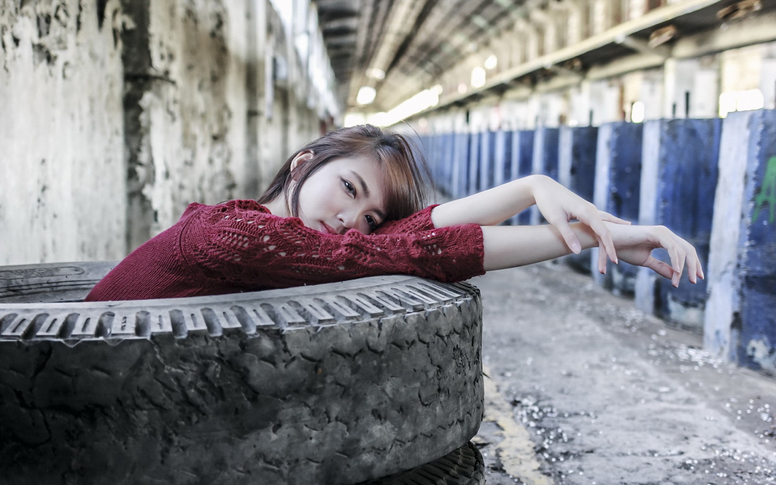 Kvinder, model, ruin, asiatisk, sidder, vinter, fotografering, kjole, mode, dæk, forår, Person, tøj, pige, skønhed, kvinde, fotografi, billede, humane positioner, portrætfotografering, Photo shoot