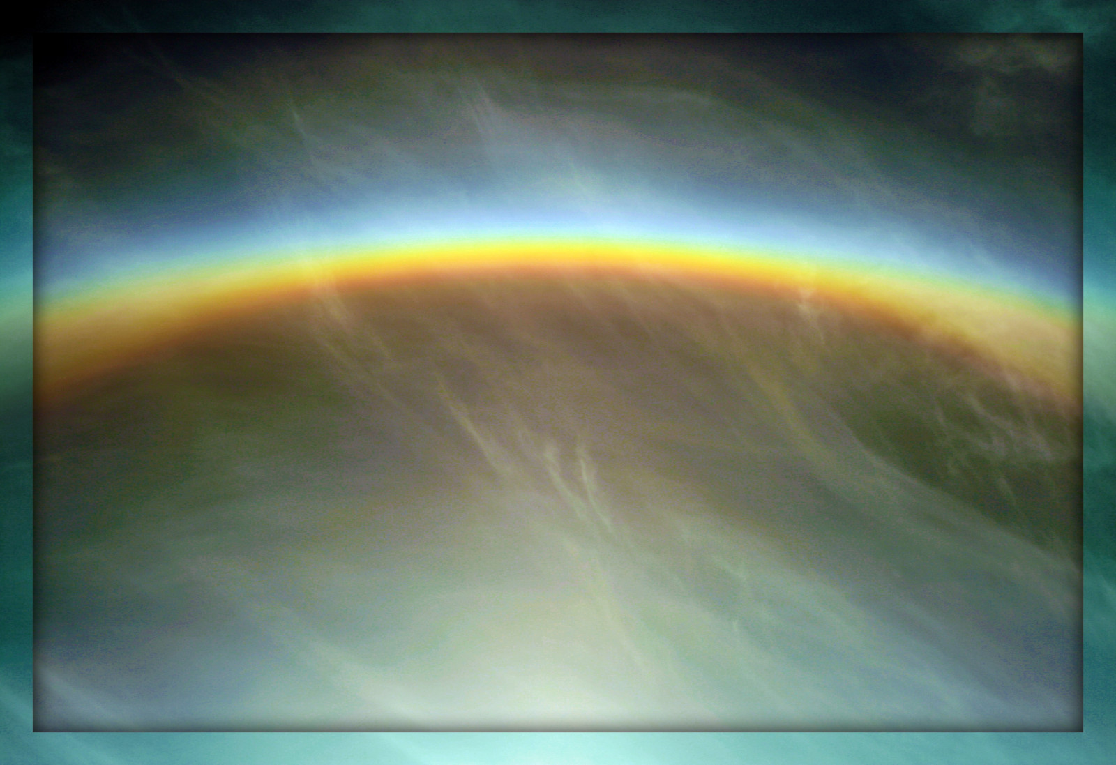 Červené, nebe, fialový, mraky, zelená, žlutý, modrý, led, slunce, oranžový, Svatozář, atmosféra, Lom světla, oblouk, forma oblaku, 50mm, duha, krystaly, SC, indigo, 22, počítač tapeta, Atmosféra Země, meteorologický jev, jev, Bluffton, ledové krystaly, Sundog, naivní, supereco, šestiúhelníkový, Circumzenithalarc, Lámal, Img5301, Skryté hexagonální krystaly, Circumzenitharccza, Atmosférické fenomény, Bravaisarc