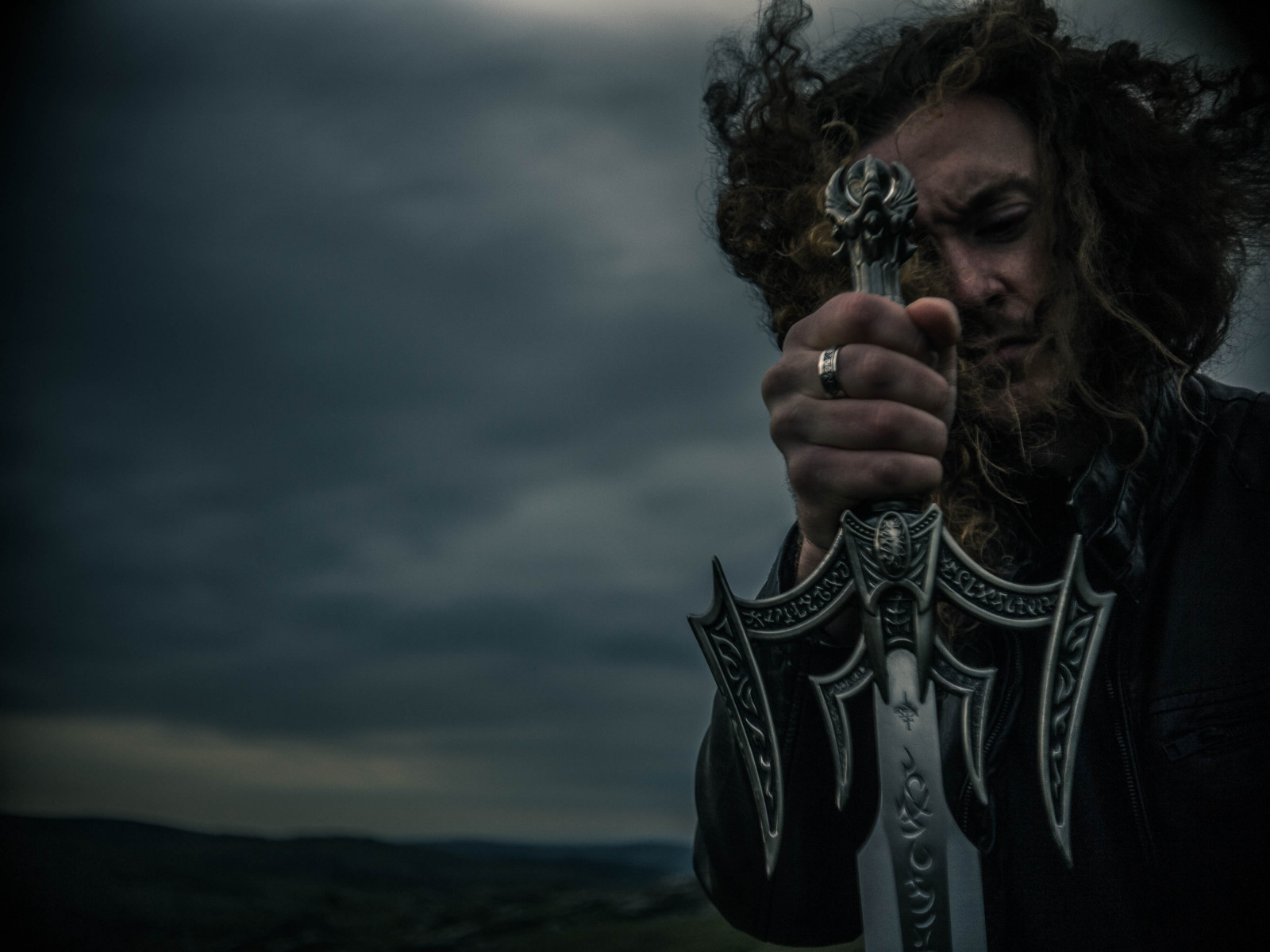 muž, temný, vlasy, kouzelník, větrný, fantazie, herectví, meč, herec, bojovník, mystický, tématickém, legenda, magický, Dartmoor, cosmicar, tvlens, cosmicartelevisionlens