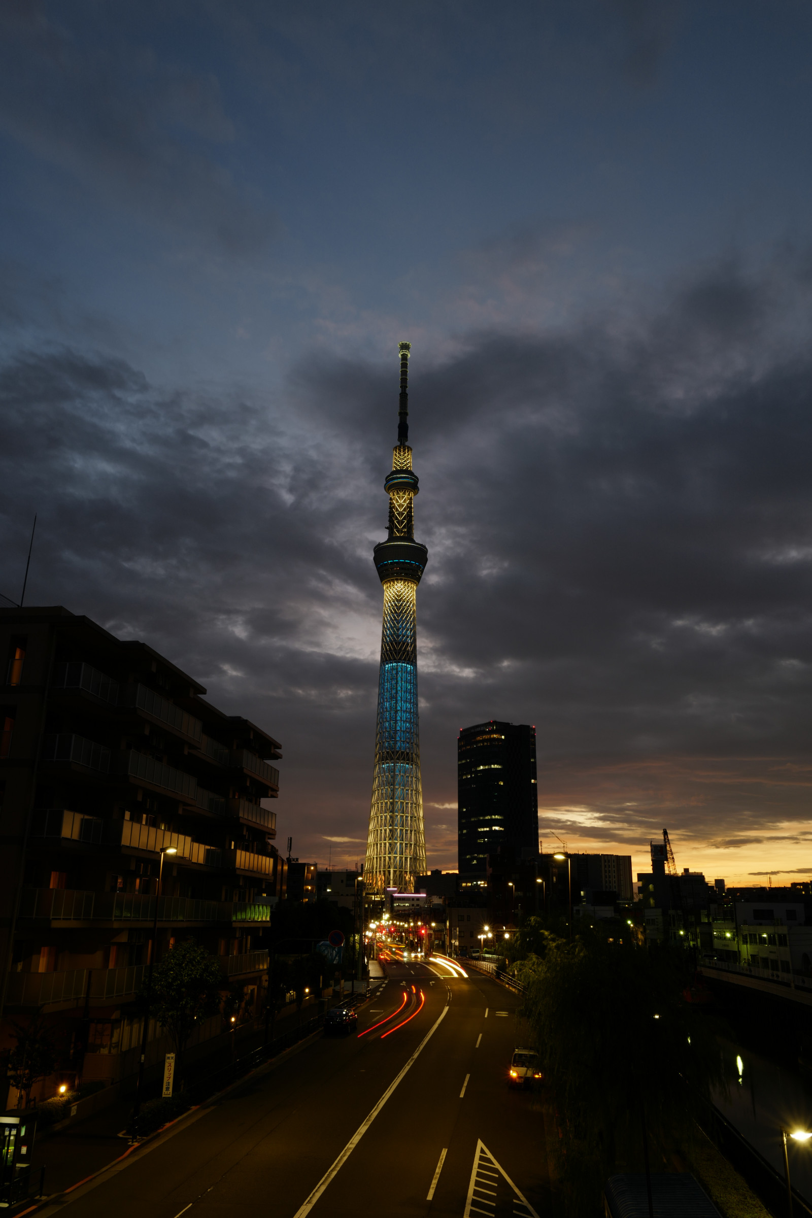 Japonsko, západ slunce, město, panoráma města, noc, architektura, odraz, nebe, silnice, panoráma, mrakodrap, večer, ráno, věž, horizont, soumrak, Leica, metropole, Tokio, jp, Skytree, světlo, mrak, centrum, zakalený, svítání, tma, mezník, Tokyo Sky Tree, summilux, leicaq, summilux1728, q, 1728, urban area, Atmosféra Země, Metropolitní oblast, lidské osídlení