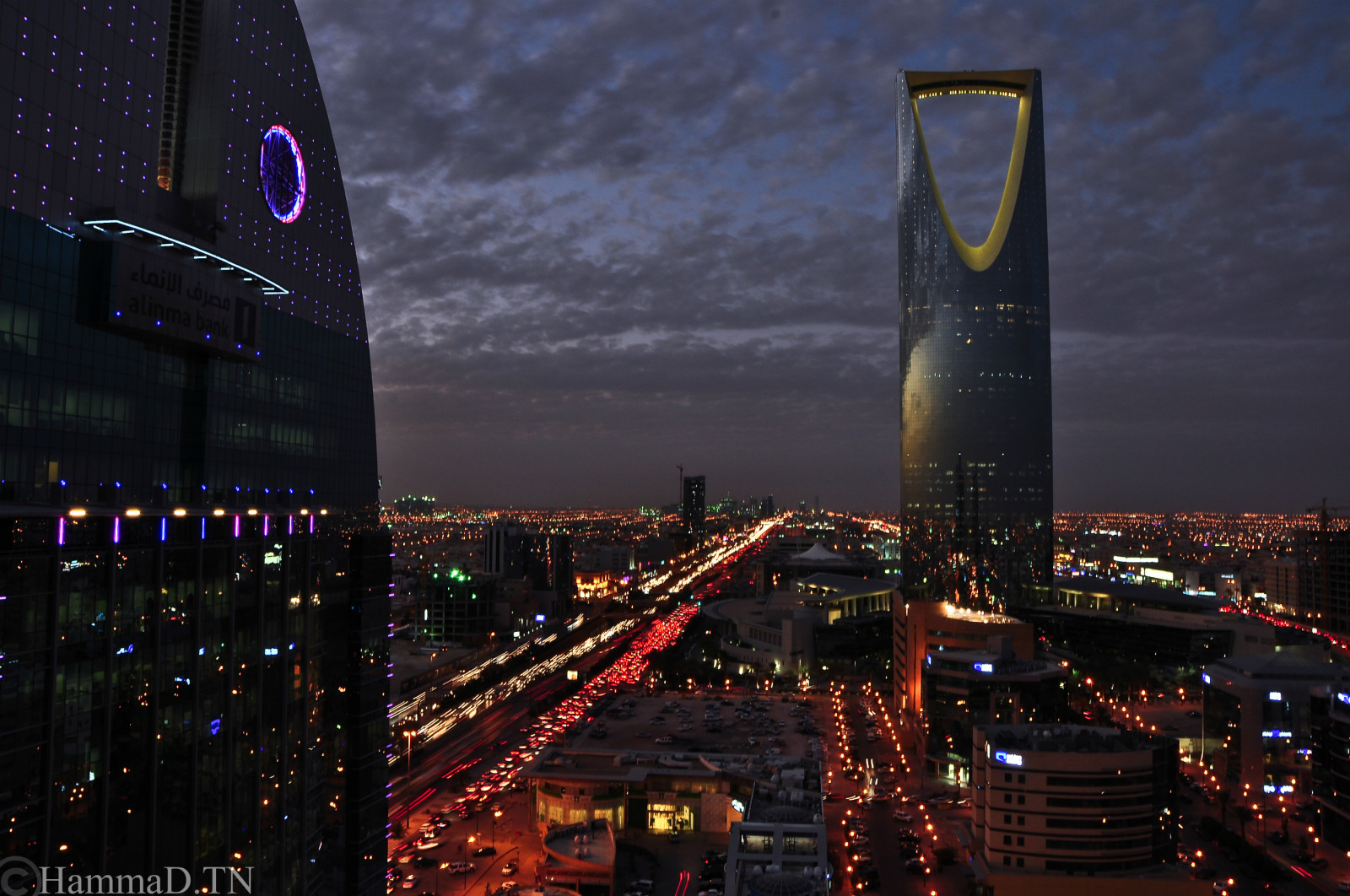 landskab, hvid, sort, by, bybilledet, nat, arkitektur, natur, bygning, afspejling, himmel, fotografering, skyer, skyline, skyskraber, aften, tårn, fotograf, atmosfære, Nikon, Kongerige, skumring, grå, metropol, Bank, midnat, skud, Nashville, 2012, lys, lang, udsættelse, downtown, belysning, biler, mørke, milepæl, dagtimerne, d90, saudi, arabien, KSA, byområde, turistattraktion, computer tapet, hovedstadsområde, højhus, hammadtn, Anoud