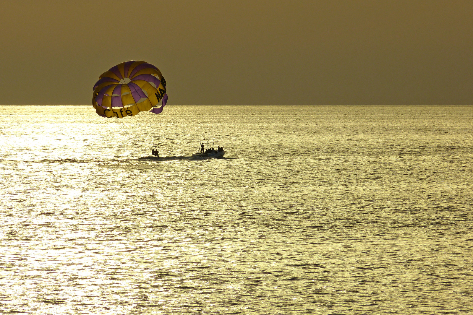 západ slunce, moře, krajina, lumix, bota, večer, abend, loď, meer, sonnenuntergang, Panasonic, ibiza, Landschaft, padák, abendstimmung, fallschirm, Fz150