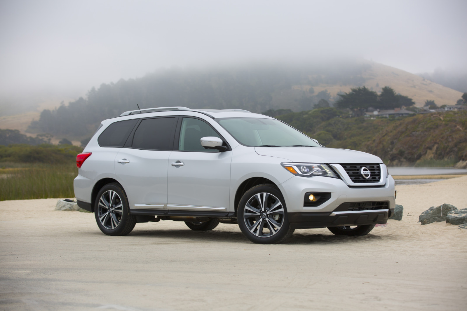 2017 Nissan Pathfinder Suv Wallpaper For Android