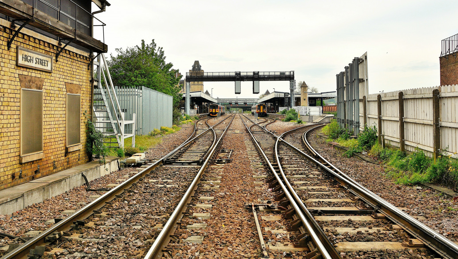 vozidlo, vlak, železnice, Anglie, vlakové nádraží, britský, stopy, Spojené království, doprava, GNR, lokomotiva, stanice, vlakové nádraží, Lincoln, dráha, plošina, greatbritain, předměstí, Angličtina, Spojené království, lincolnshire, gb, Británie, Metropolitní oblast, obytný prostor, veřejná doprava, br, železniční doprava, kolejová vozidla, železniční vůz, British Rail, NetworkRail, gradeiilisted, eastmidlands, Midlands, listedbuilding, gradeiilistedbuilding, lincolncentralstation, lincolncentralrailwaystation, LCN, greatnorthernrailway, greatnorthern, jhtaylor, eastmidlandstrains