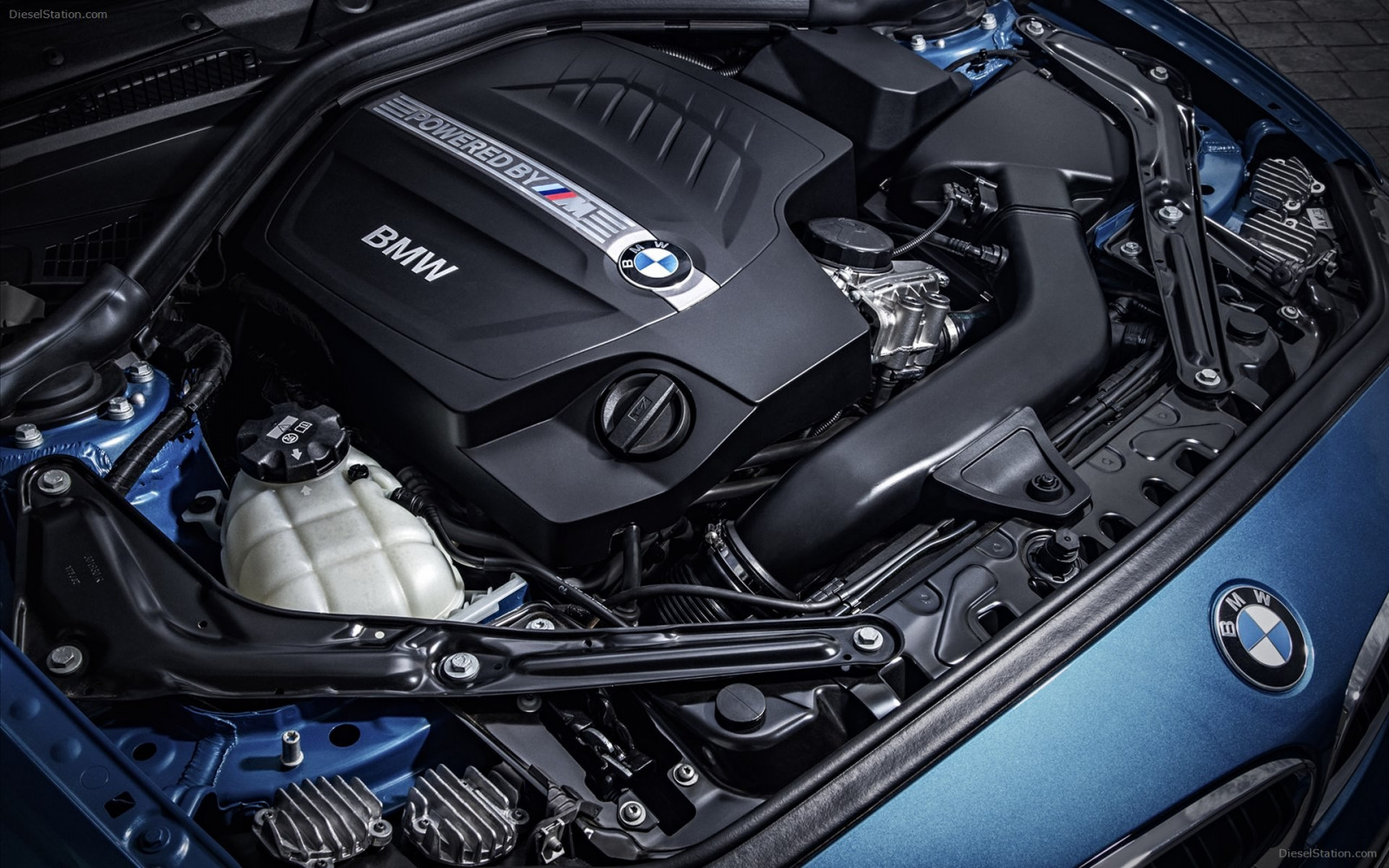 auto, modré vozy, BMW, vozidlo, Mercedes Benz, sportovní auto, BMW M2, motor, volant, limuzína, kolo, pozemní vozidla, automobilového designu, automobilový exteriér, automobil make, luxusní vůz, výkonné auto, sportovní sedan