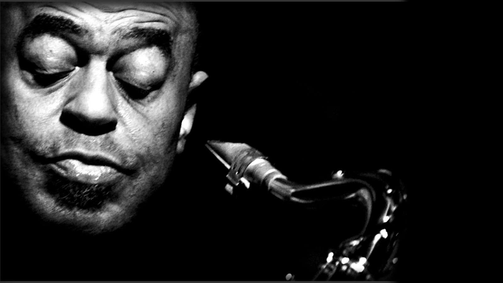 černobílý, hudba, zpěvák, hudebník, mikrofon, dějiny, hudební umělec, Zvuk, vousy, dívej se, saxofon, tma, Černý a bílý, monochromatické fotografování, vousy, audio zařízení, Archie shepp