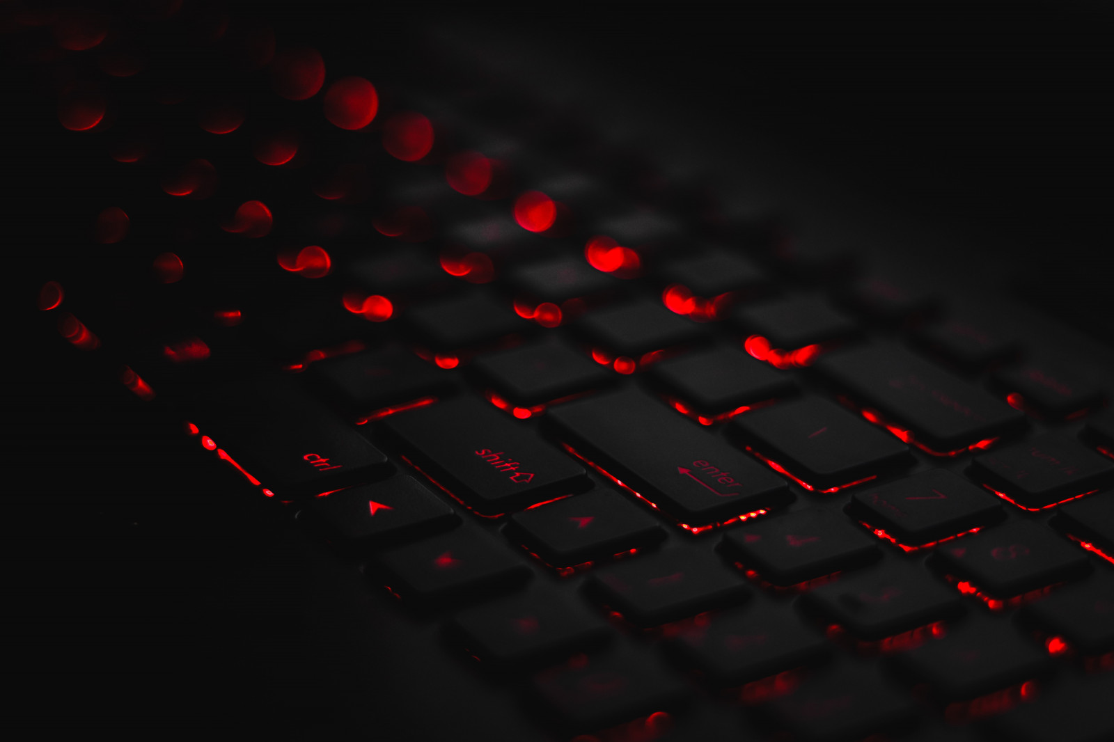 počítačová klávesnice, vstupní zařízení, obvodový, obdélník, font, plyn, space bar, kancelářská technika, elektronické zařízení, počítač, vzor, petrolejově modrá, tma, událost, karmín, laptop part, počítačové komponenty, zábava, purpurová, sklon, zobrazovací jednotka, počítačový hardware, kruh