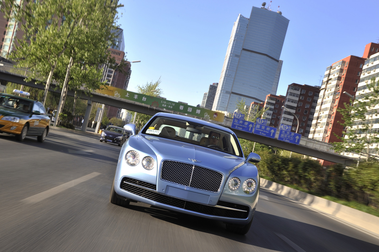 auto, vozidlo, 2015, Bentley, Konvertibilní, výkon auta, Bentley Continental GT, Rolls Royce Wraith, netcarshow, netcar, obrázky vozidel, photo auto, létání Spur, kolo, superauto, pozemní vozidla, automobilového designu, automobil make, luxusní vůz, Bentley Continental Flying podnět