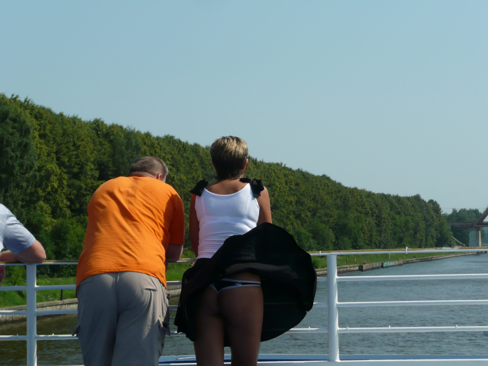 sexy, osel, dívka, Létat, dosti, vítr, pažba, panty, větrný, sukně, paluba, řemen, upskirt, sukně, navátý