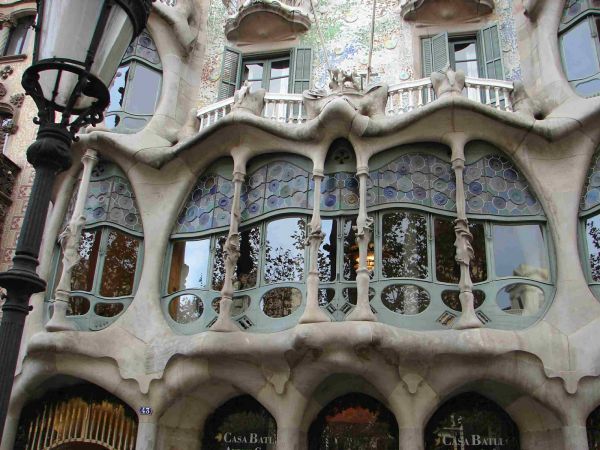 house,window,architecture,building,balcony,creativity