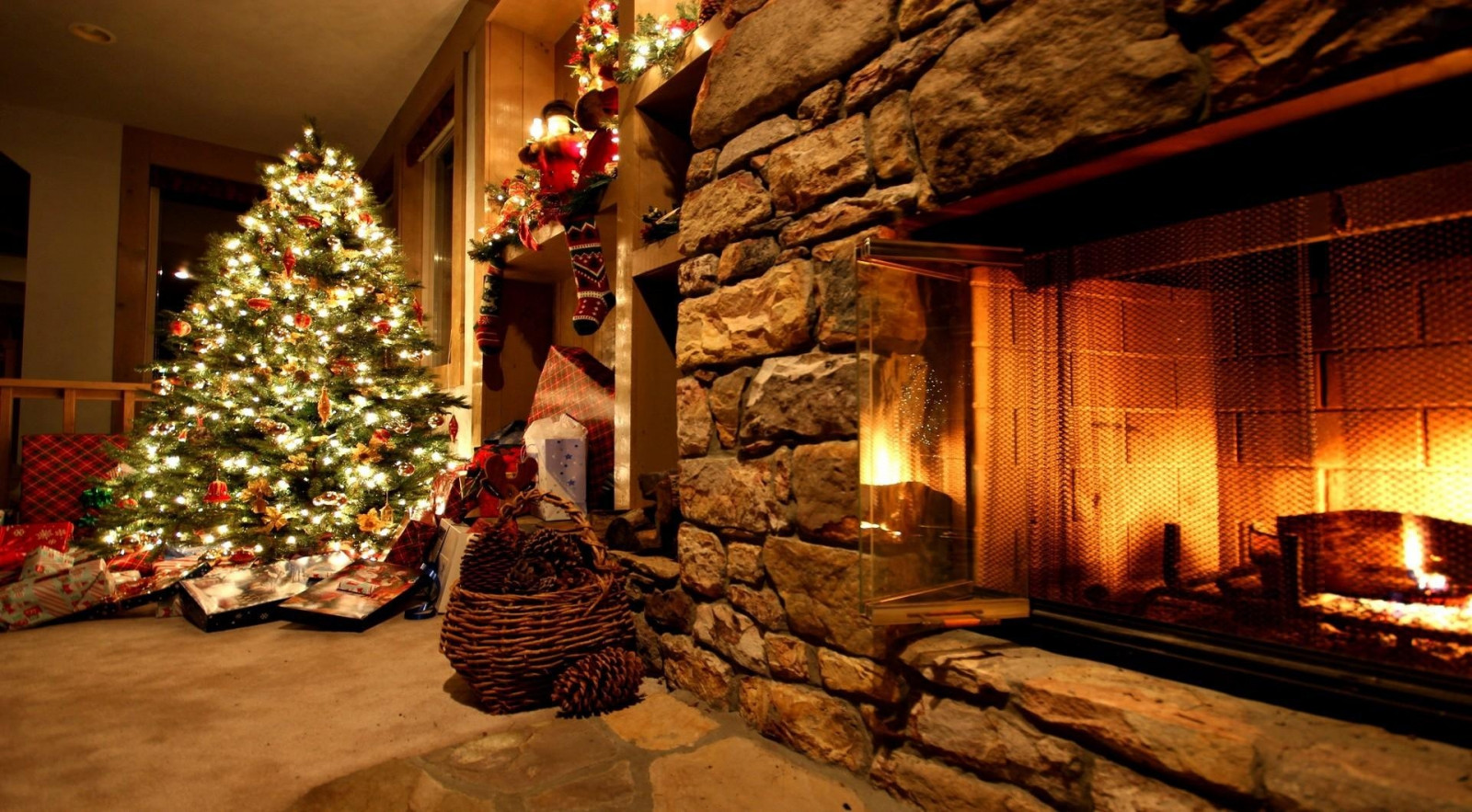 Hintergrundbilder : Weihnachtsbaum, Ornaments, Kamin, Geschenke